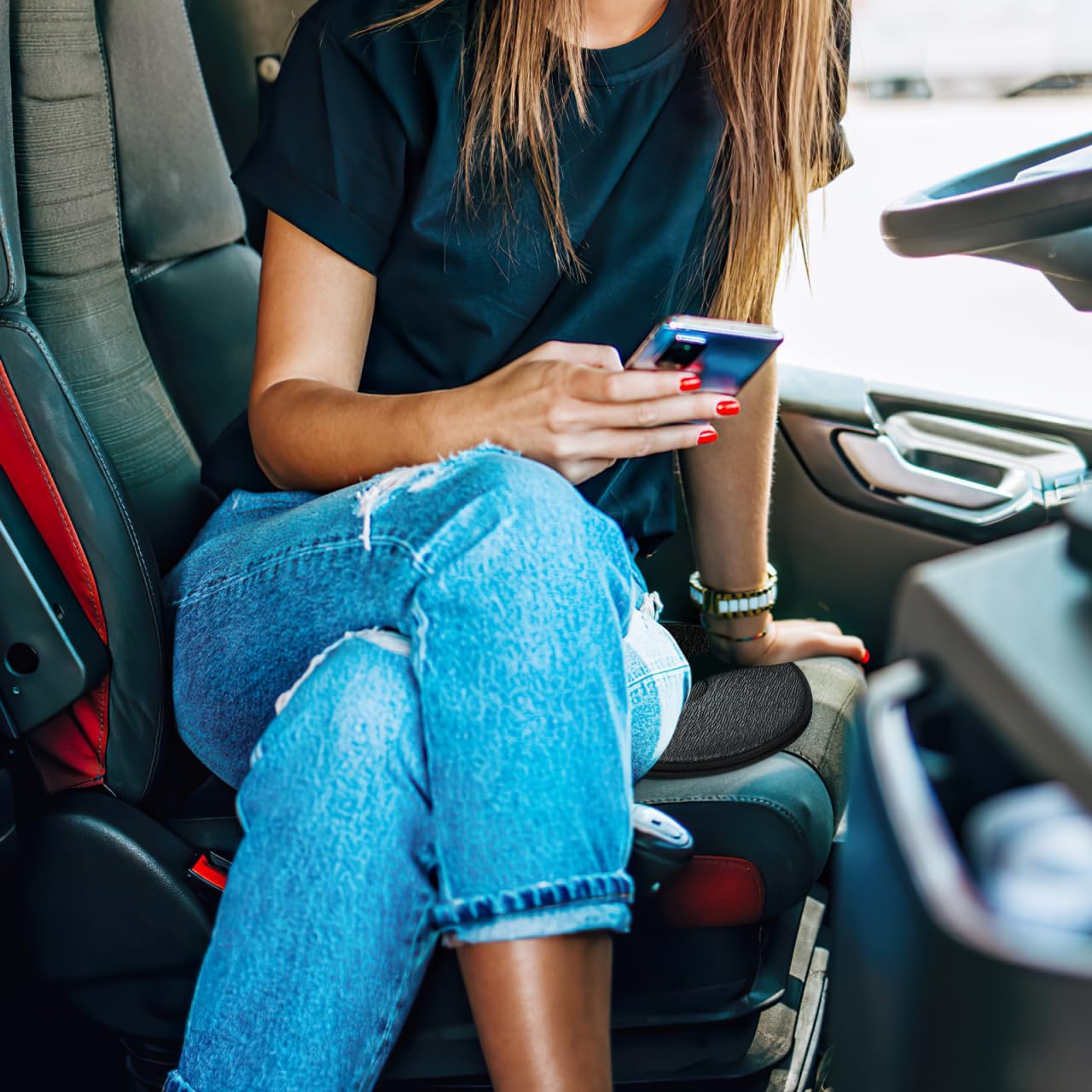 360 Degree Rotating Car Seat Cushion, Non-Slip Swivel Pad for Mobility Assistance, Universal Polyester Cushion for Elderly and Easy Vehicle Entry