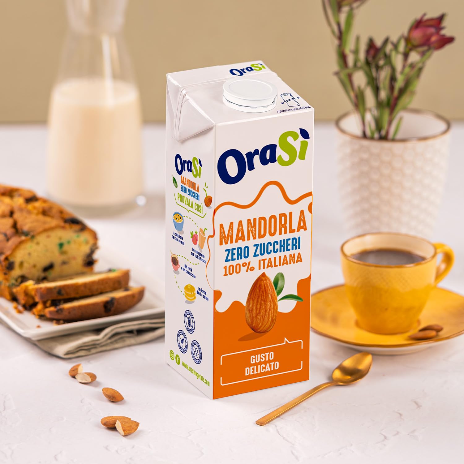 OraSì Bevanda di mandorla zero zuccheri (1 litro, 12 unità) - Alternativa vegetale al latte con mandorle italiane - Senza lattosio e glutine - Naturale e leggera - Per ricette vegane, dolci e salate