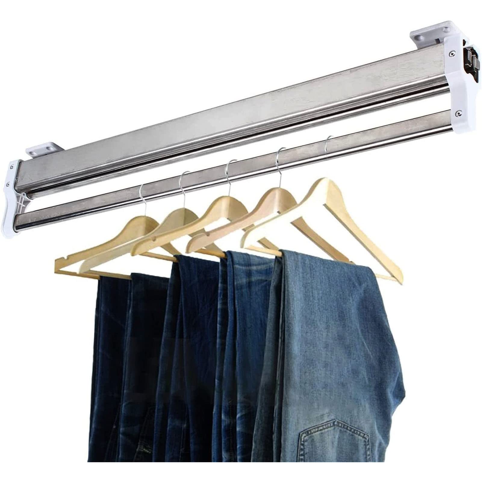 Cintre de pantalons coulissants pour l'organisation du placard familial