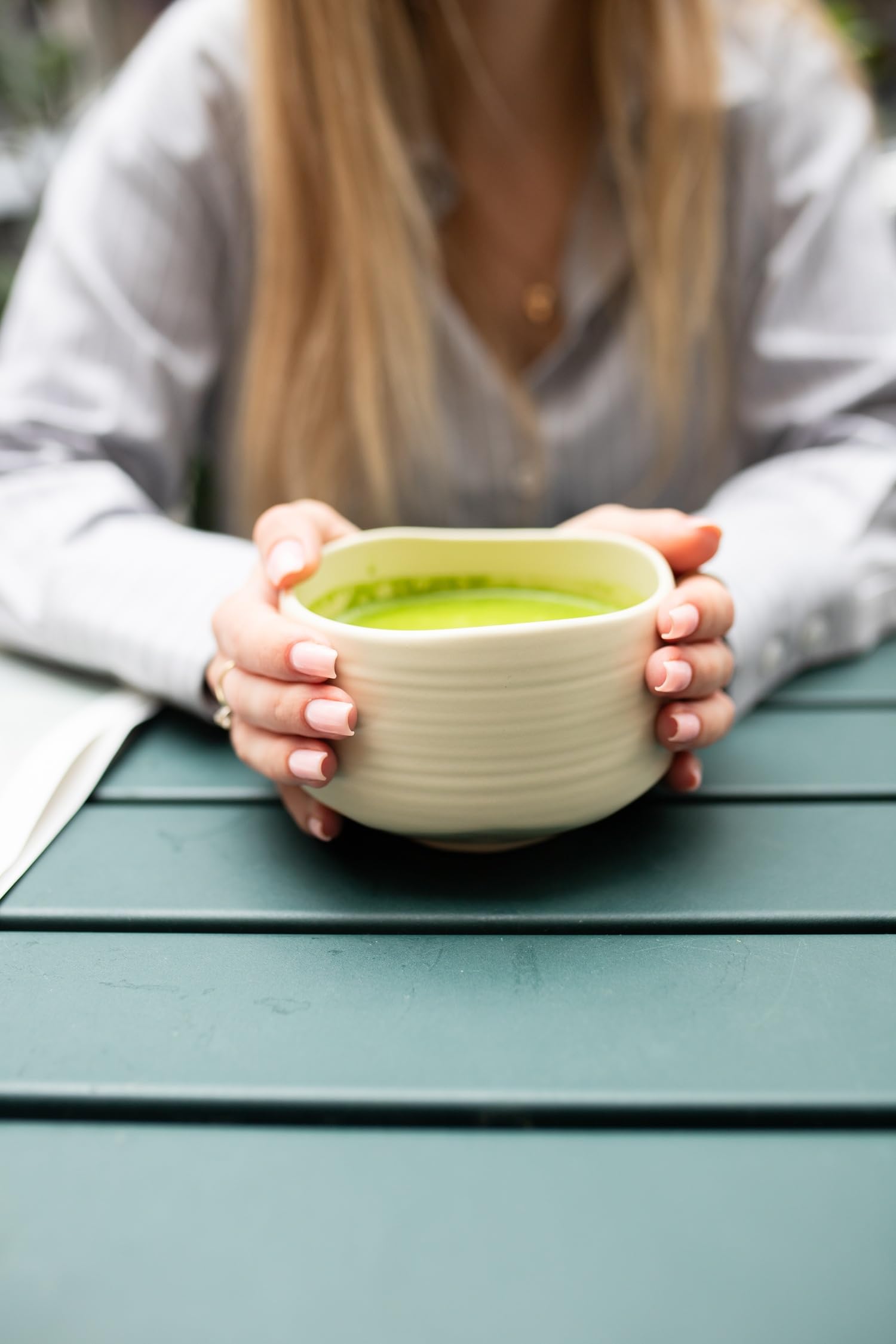 Moya Bio Set de Té Matcha Japonés | 30g Grado Ceremonial (I y II) + Tazón Beige + Batidor de Bambú + Soporte + Cuchara | Set Tradicional Completo de Matcha | Regalo Elegante