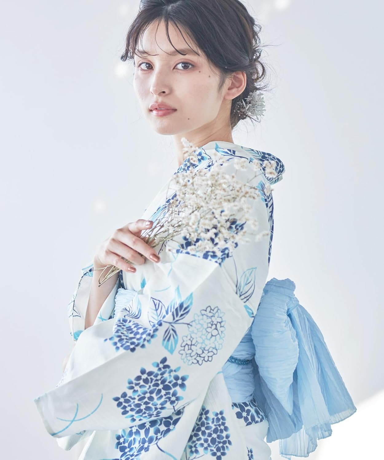 DITA 花柄 浴衣 ホワイト・ブルー DITA 花柄 浴衣 ホワイト・ブルー DITA 花柄 浴衣 ホワイト・ブルー