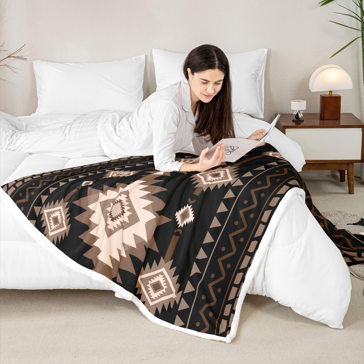 jejeloiu Brown Black Western Fleece Throw Blanket Southwestern Aztec Blanket Tribal Native American Indian Sherpa Blanket Plush Fuzzy 50"x60"