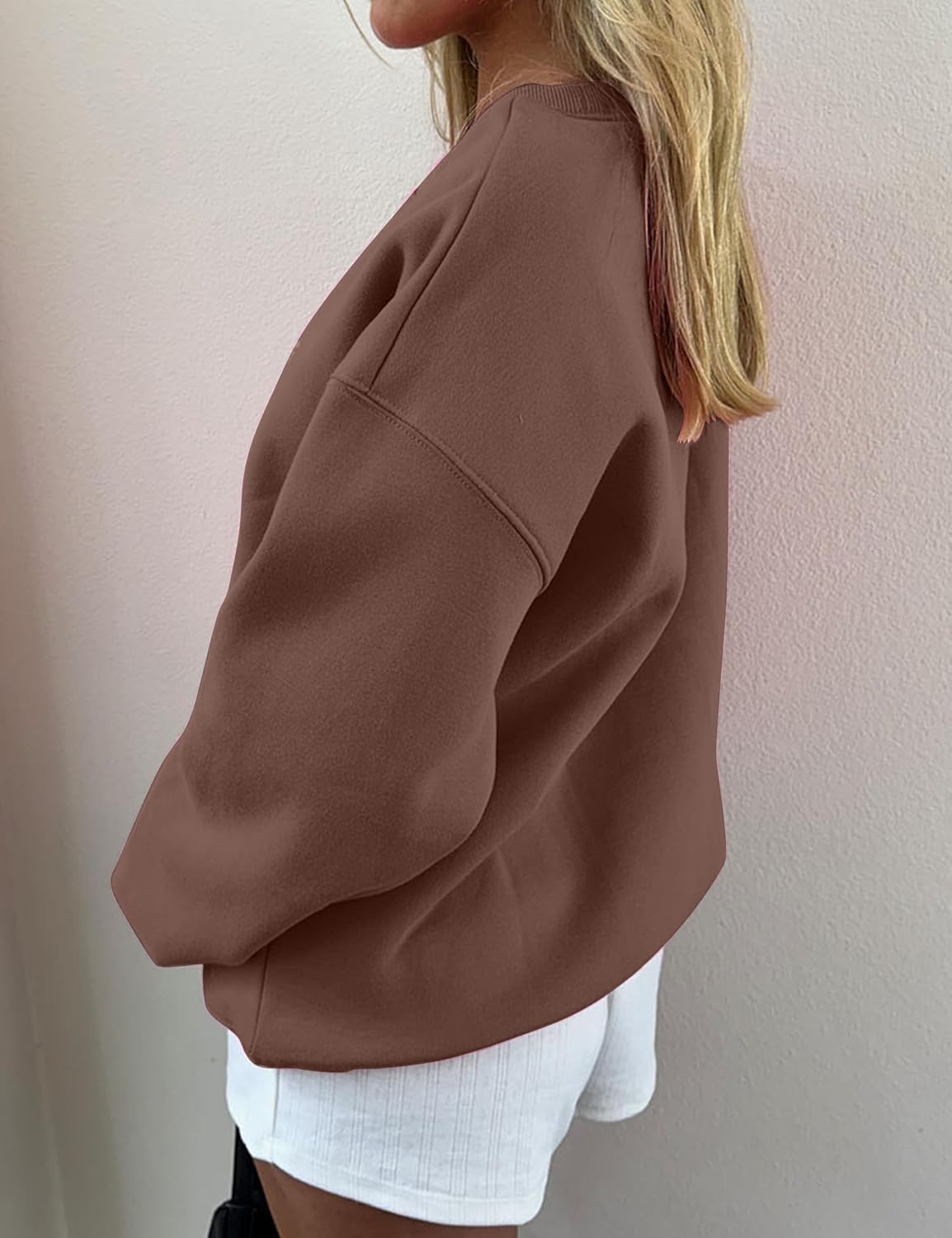 Ythomm Women’s Bow Graphic Sweatshirts Oversized Crewneck Drop Shoulder Pullover Sweatshirt Long Sleeve Tops 2025 Fall Outfit - Image 3