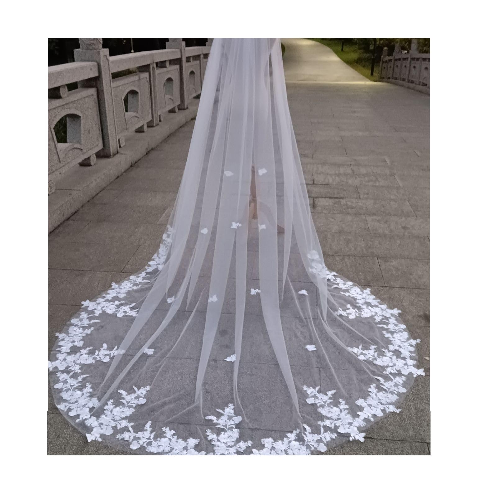 Schleier Braut, Brautschleier Weiße Mantilla Hochzeitsschleier Lange Spitzenkante Brautschleier Mit Kamm Hochzeitszubehör Schleier Braut(White,500cm)