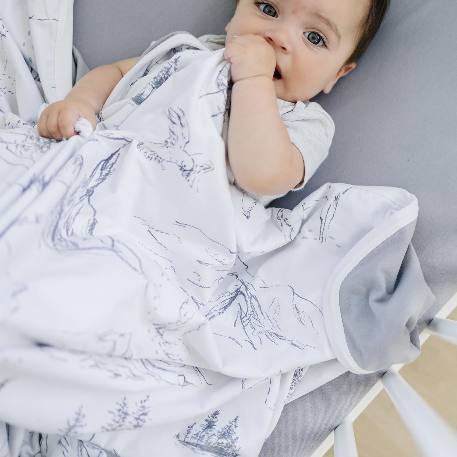 Pobibaby Manta premium de 3 capas para bebés y niños pequeños, mezcla de algodón ultrasuave, mantas transpirables para niños y niñas, manta suave de 50 x 50 pulgadas, diseño neutro (explorar