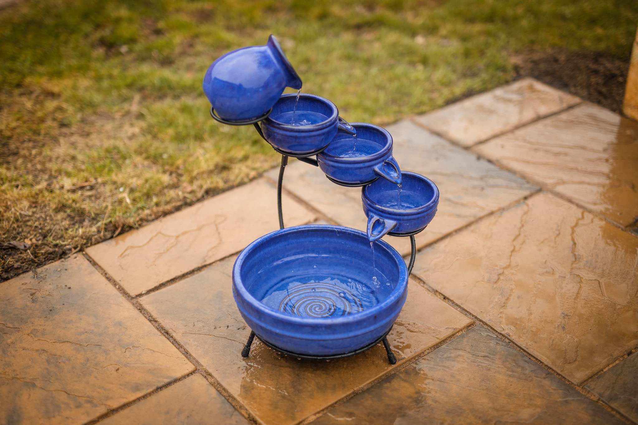 Garden Mile Fontana solare a cascata da 49 cm, a 5 ripiani, in ceramica, a bassa tensione e facile installazione, cascata da giardino per terrazze, regali, prati e decorazioni per esterni
