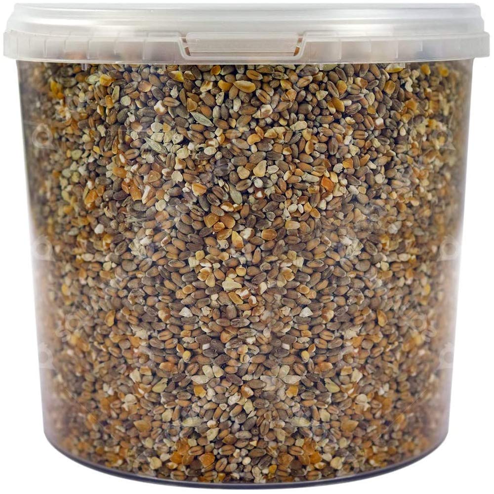 SQUAWK Mixed Poultry Corn | Premium Quality Natural Seed Feed Mixture | Rich in Vitamins and Calcium | Chicken Duck Geese Food | Helps Develop Strong Beaks, Tough Bones & Healthy Feathers (10L Tub)
