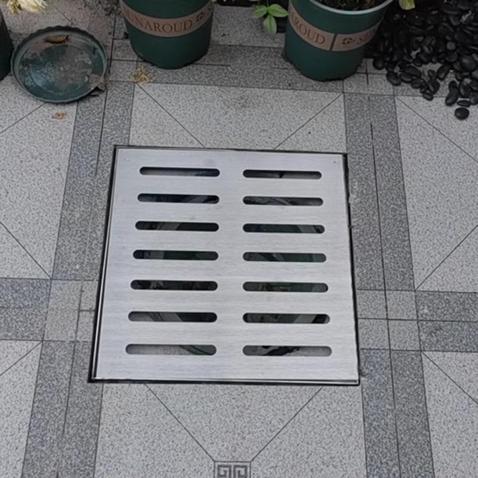 WhamtL Square Outdoor Drain Grate with Base, 304 Stainless Steel Drainage Trench Cover to Block Debris, Floor Catch Basin Channel Grating for Yard, Deck, Garden(15x15cm (5.9x5.9in))