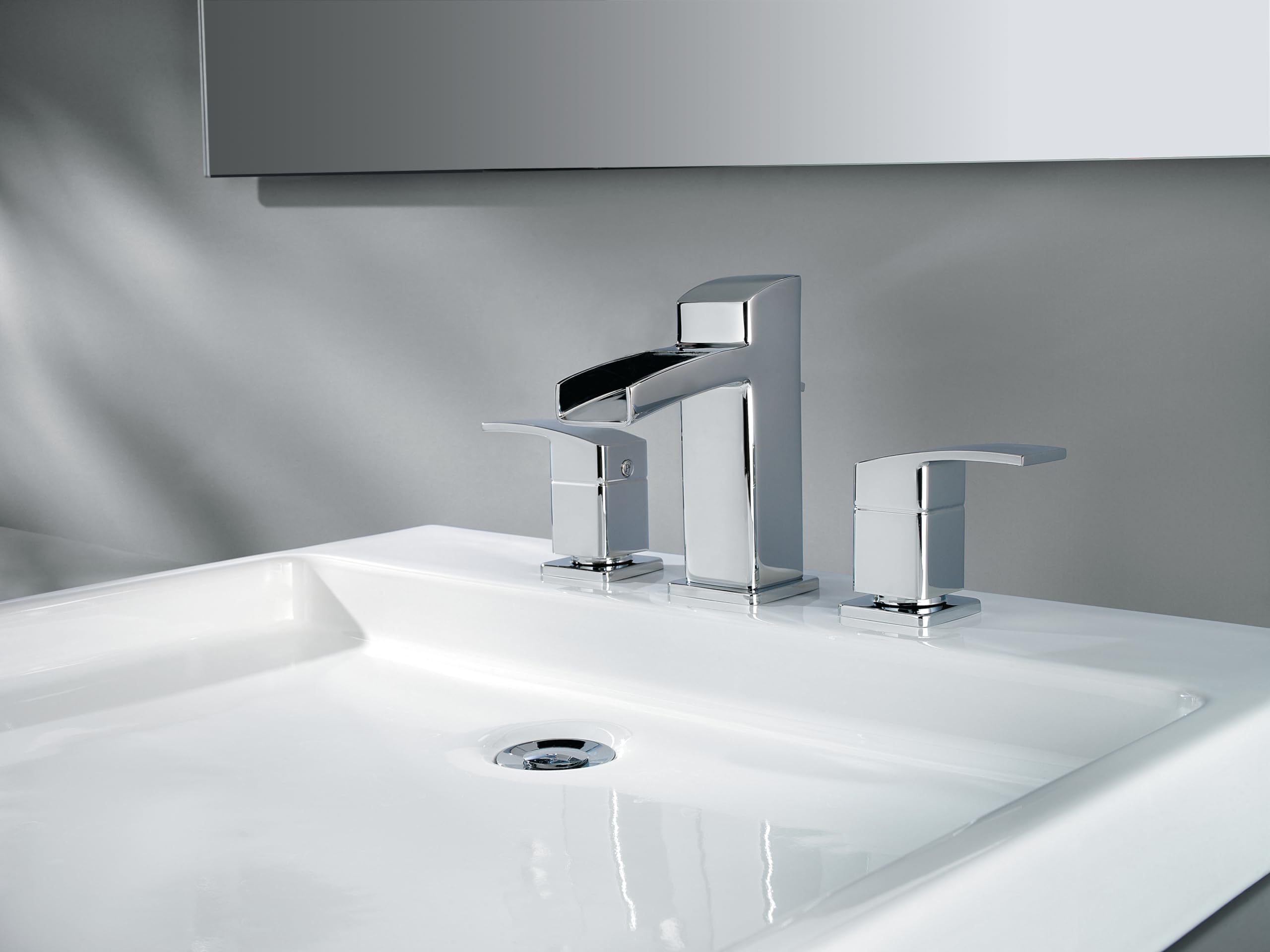 Pfister LG49DF0C Kenzo 2-Handle 8 Widespread Bathroom Faucet in