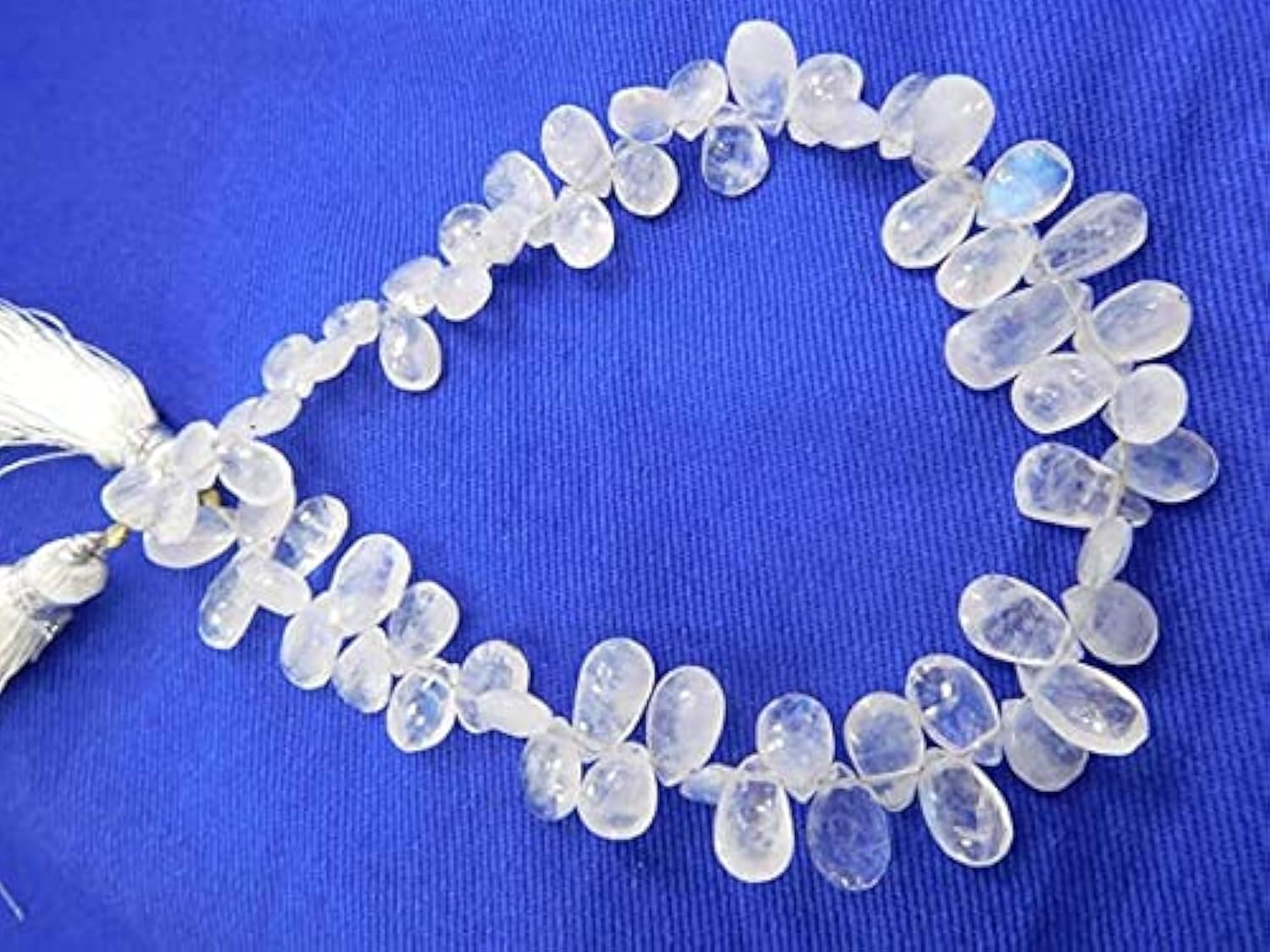 Pierre de lune naturelle pour bijoux bohèmes chic en briolettes facettées