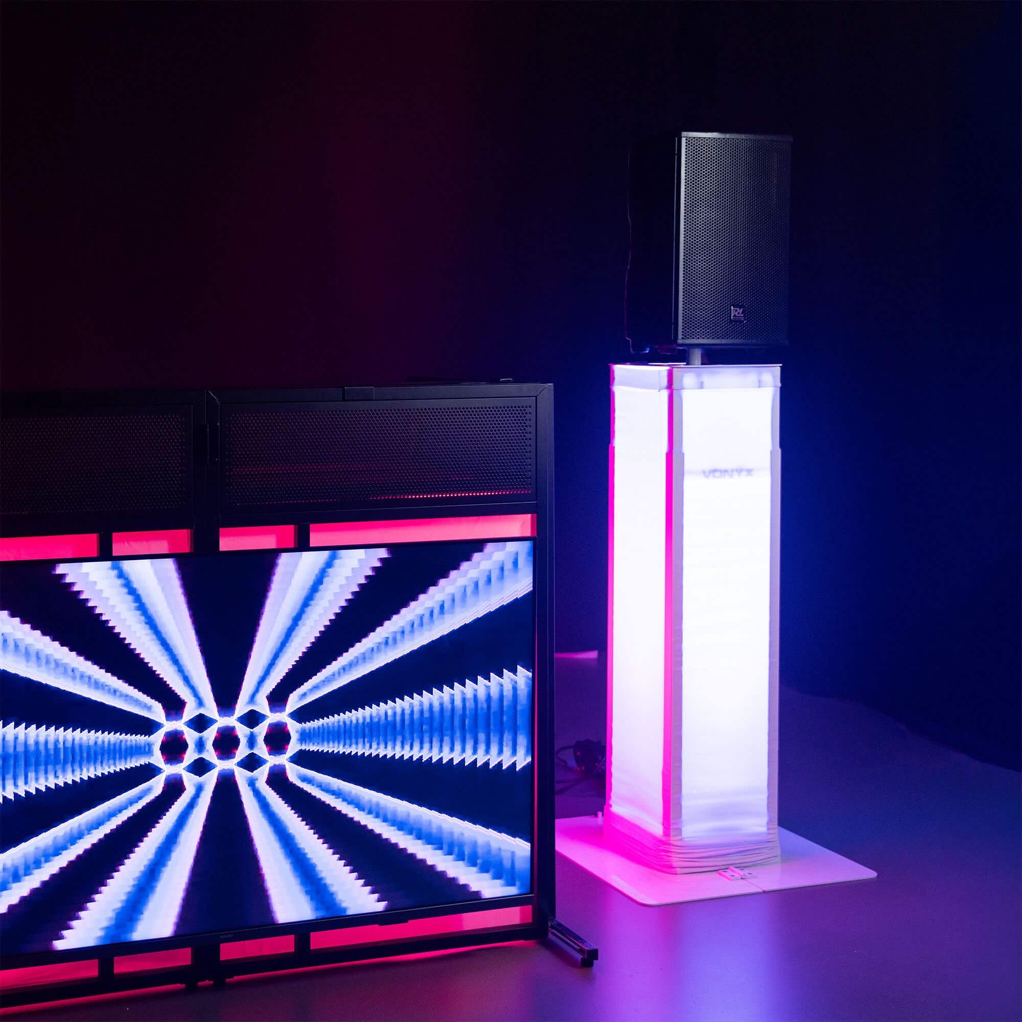 Vonyx DB6 Cabina de DJ Profesional con Soporte de TV - hasta 25 Kg, Pantalla de 65'', Licra Blanca o Negra Incluida, Bolsa de Transporte, un Sistema Completo e Ideal para DJ Profesionales, DJ Móviles