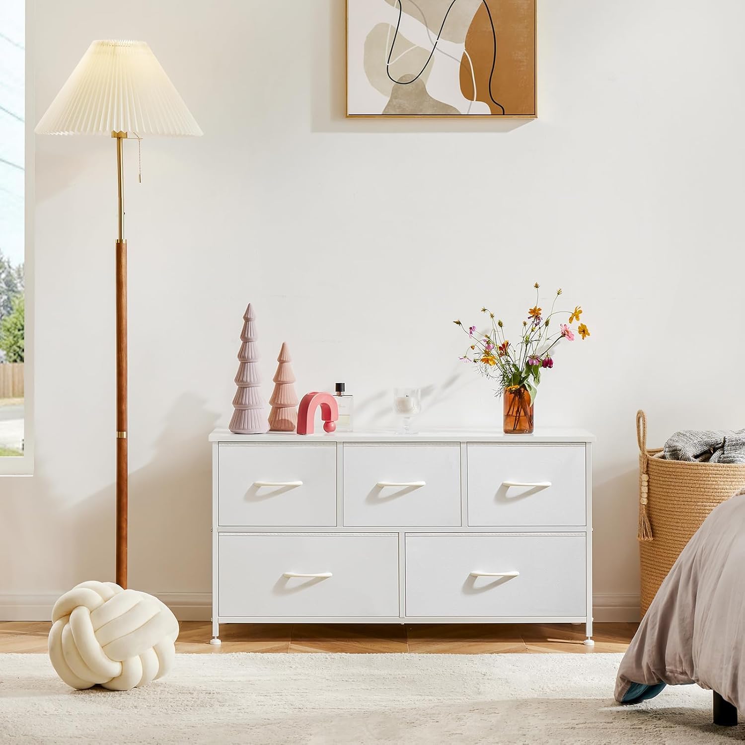 DUMOS Cómoda con cajones, cómoda y aparador para Dormitorio, Armario de 5 cajones, cómoda de Tela con Marco de Acero, Armario pequeño, Ideal para Pasillo, salón (Blanco)