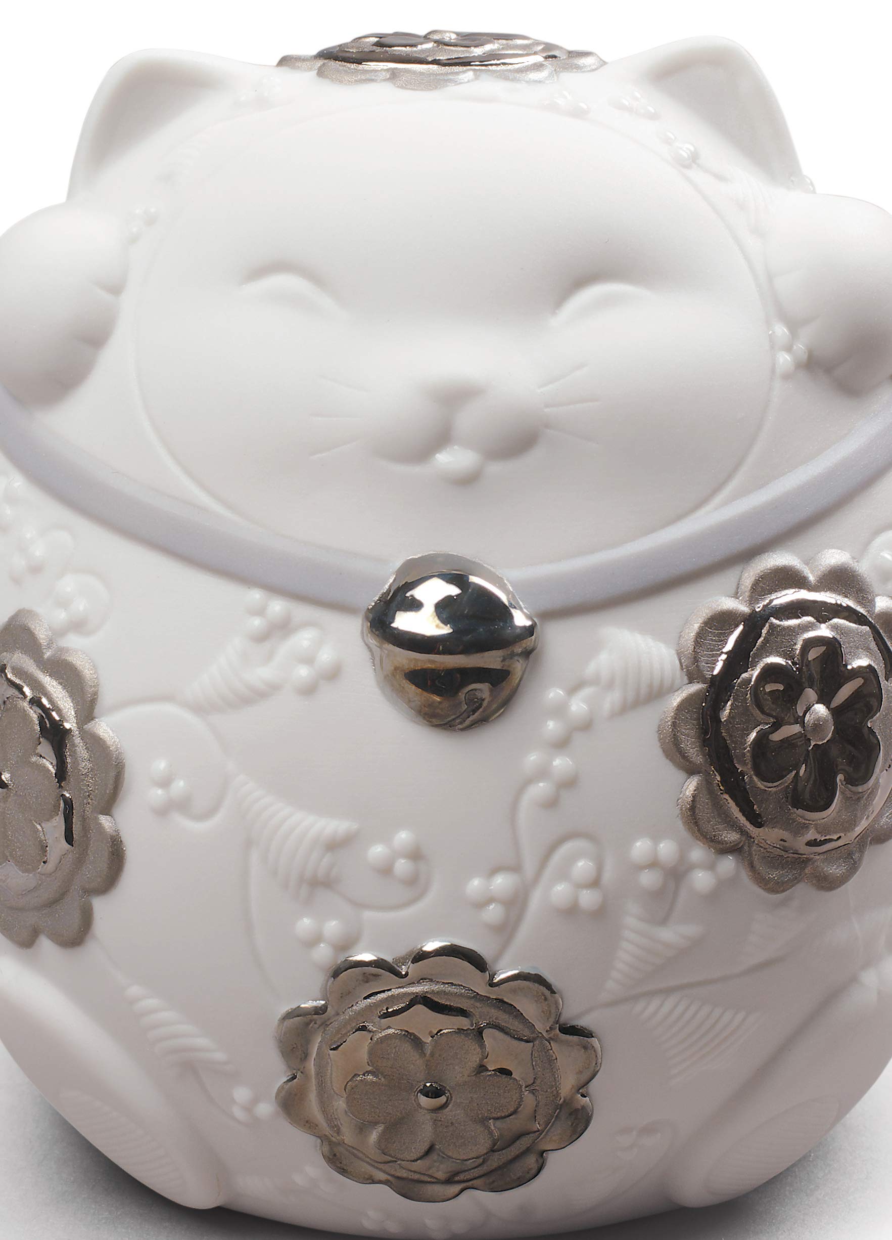 Amazon.co.jp: LLADRo' 招き猫 II フィギュア 銀光沢 磁器招き猫