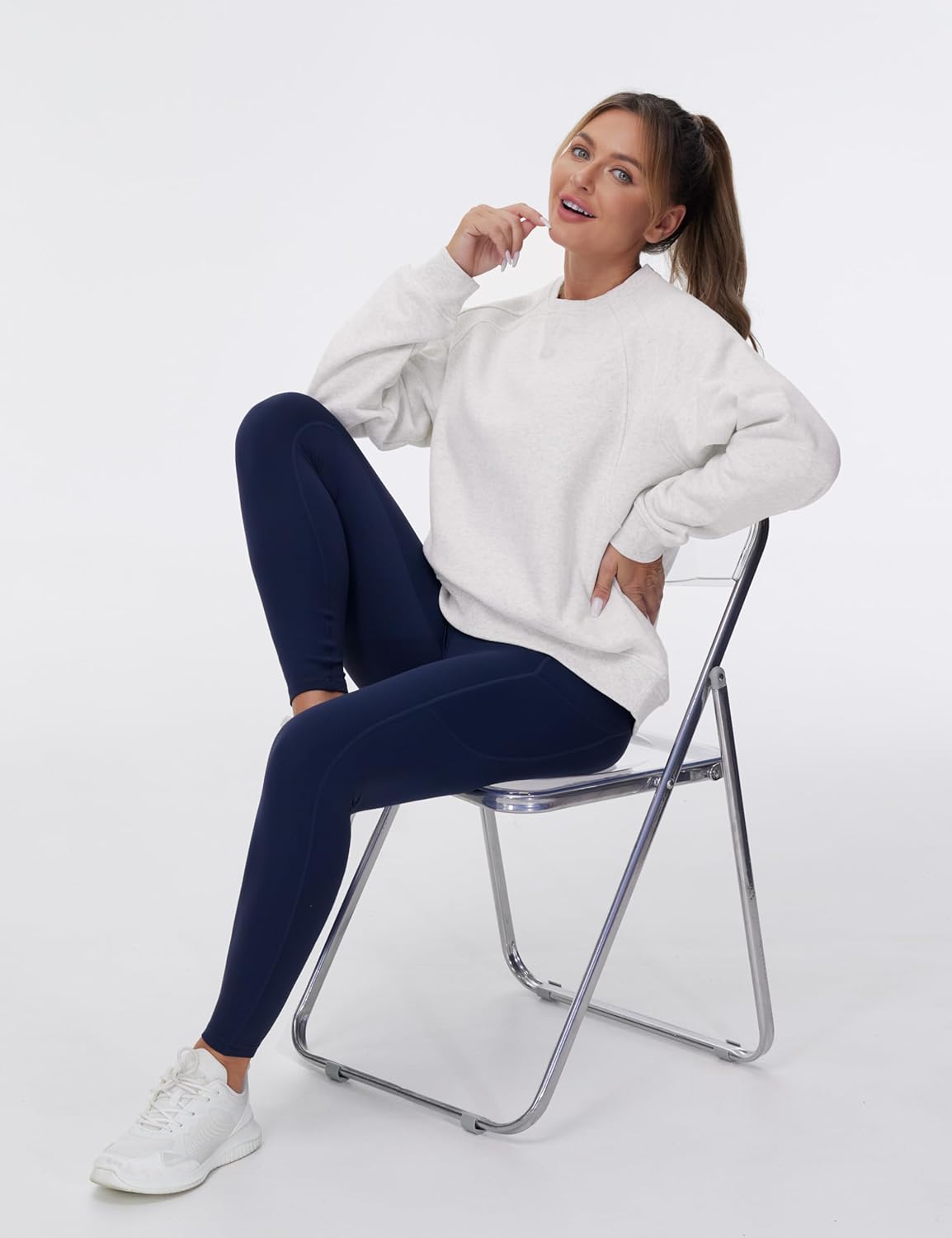 THE GYM PEOPLE Women's Oversized Fleece Sweatshirts Loose Fit Crewneck Long Sleeve Pullover Tops - Image 5