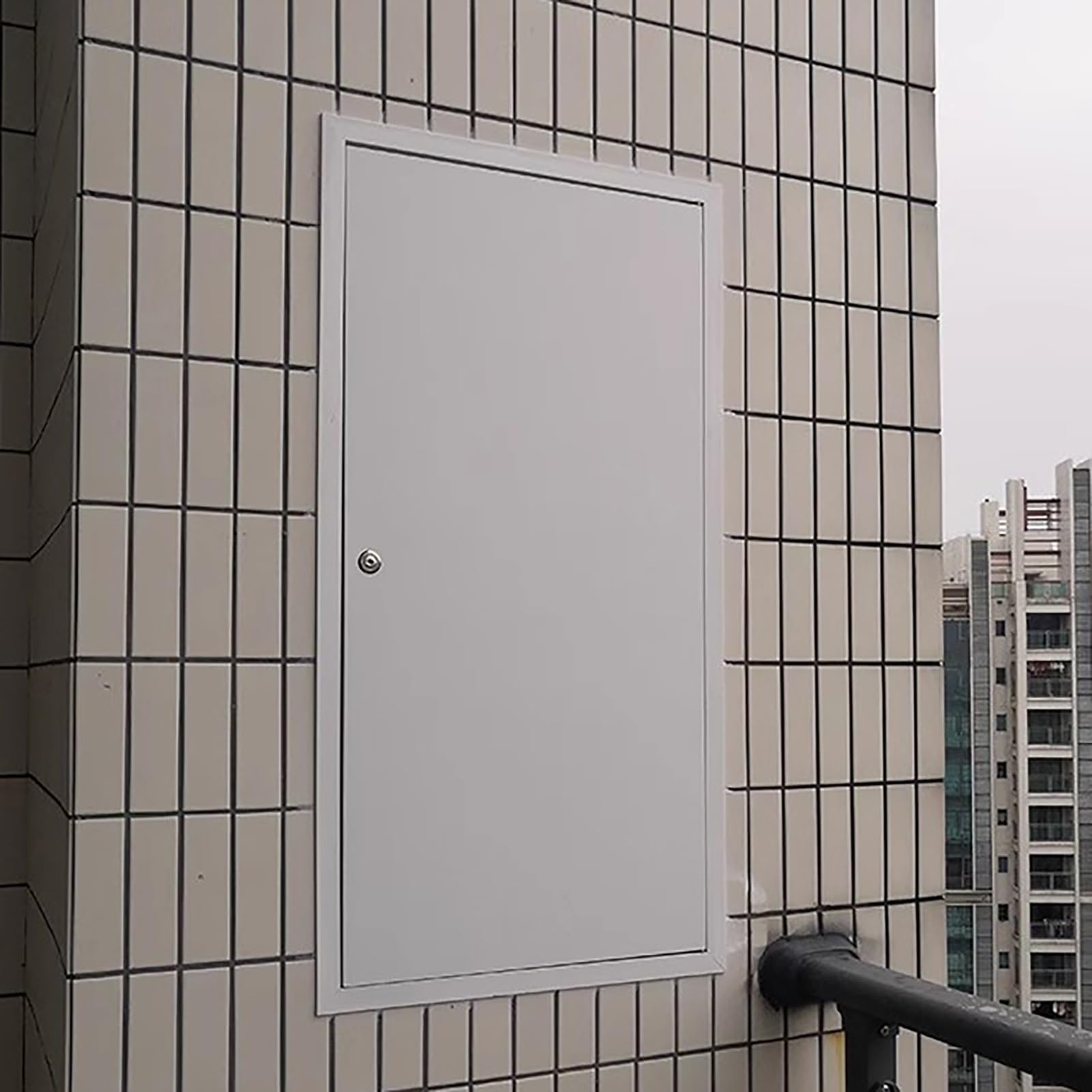 Drzwi dostępowe, zewnętrzny panel dostępu do instalacji hydraulicznej do płyt kartonowo-gipsowych, aluminiowy zatrzask włazu inspekcyjnego do kuchni na zewnątrz(20x30in)