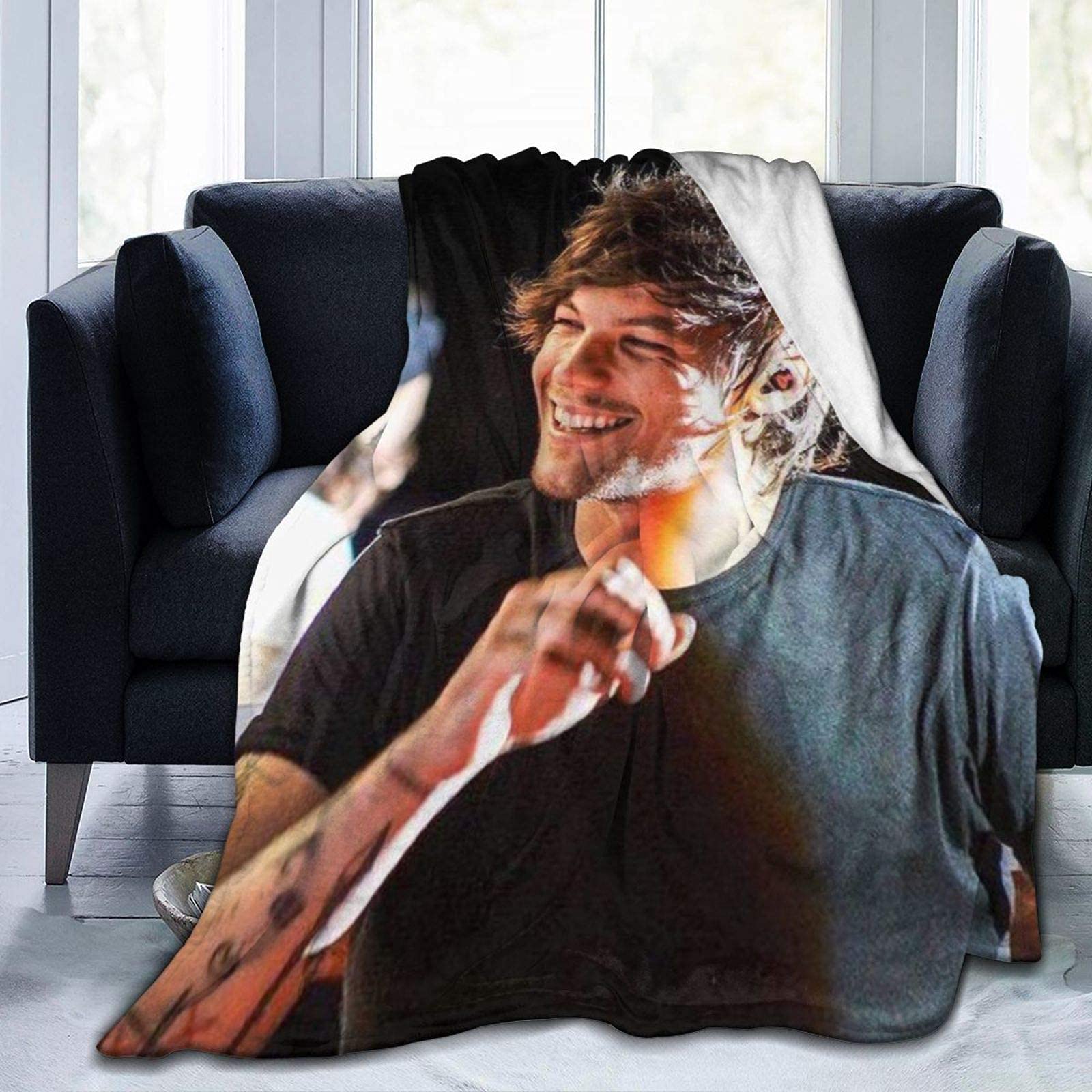 YINGD Louis William Tomlinson ThrowBlankets D Printed UltraSoft Micro Fleece Blanket Keep Warm Throughout The Season Light in Weight Used for Home Beds Sofas Bedrooms and Living Rooms