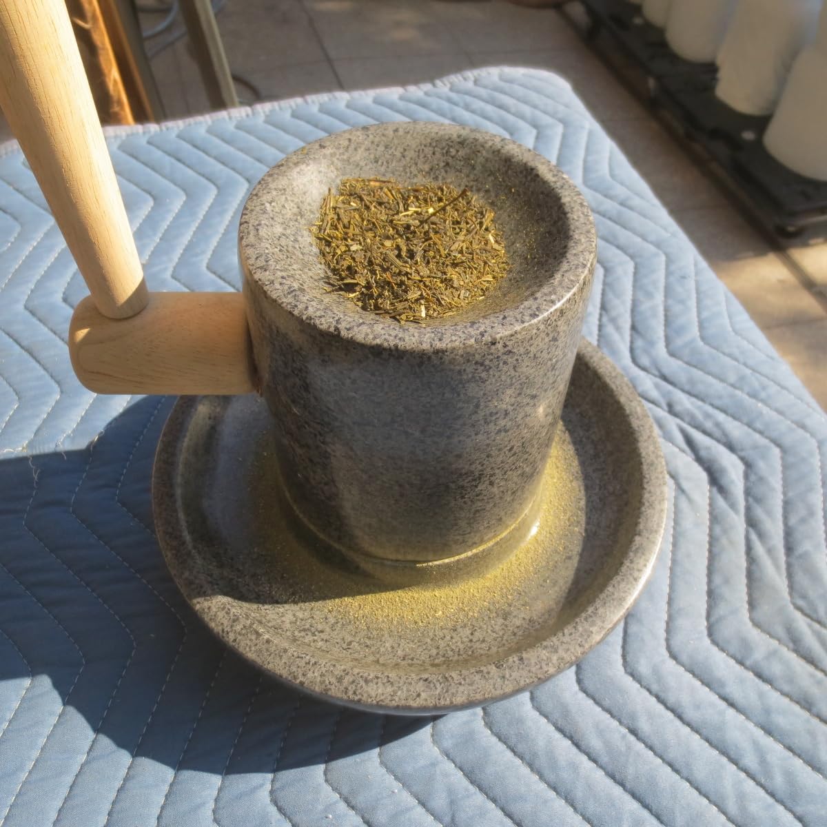 抹茶ひき臼 挽き臼 抹茶用の製品案内愛知県岡崎市の石灯篭・水鉢蹲など石材