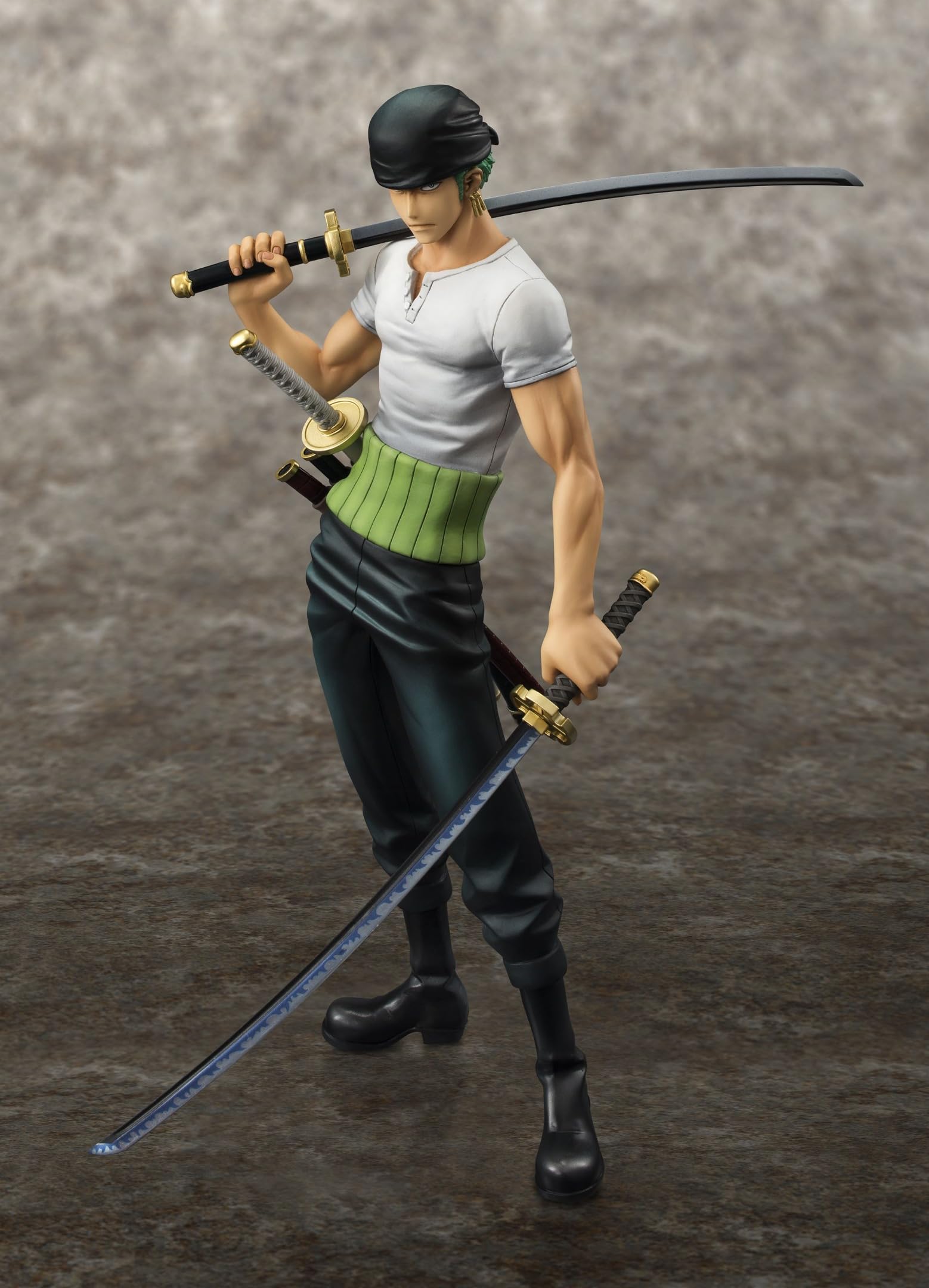 Amazon.com: Megahouse MH841774 Action Figure Roronoa Zoro 10th