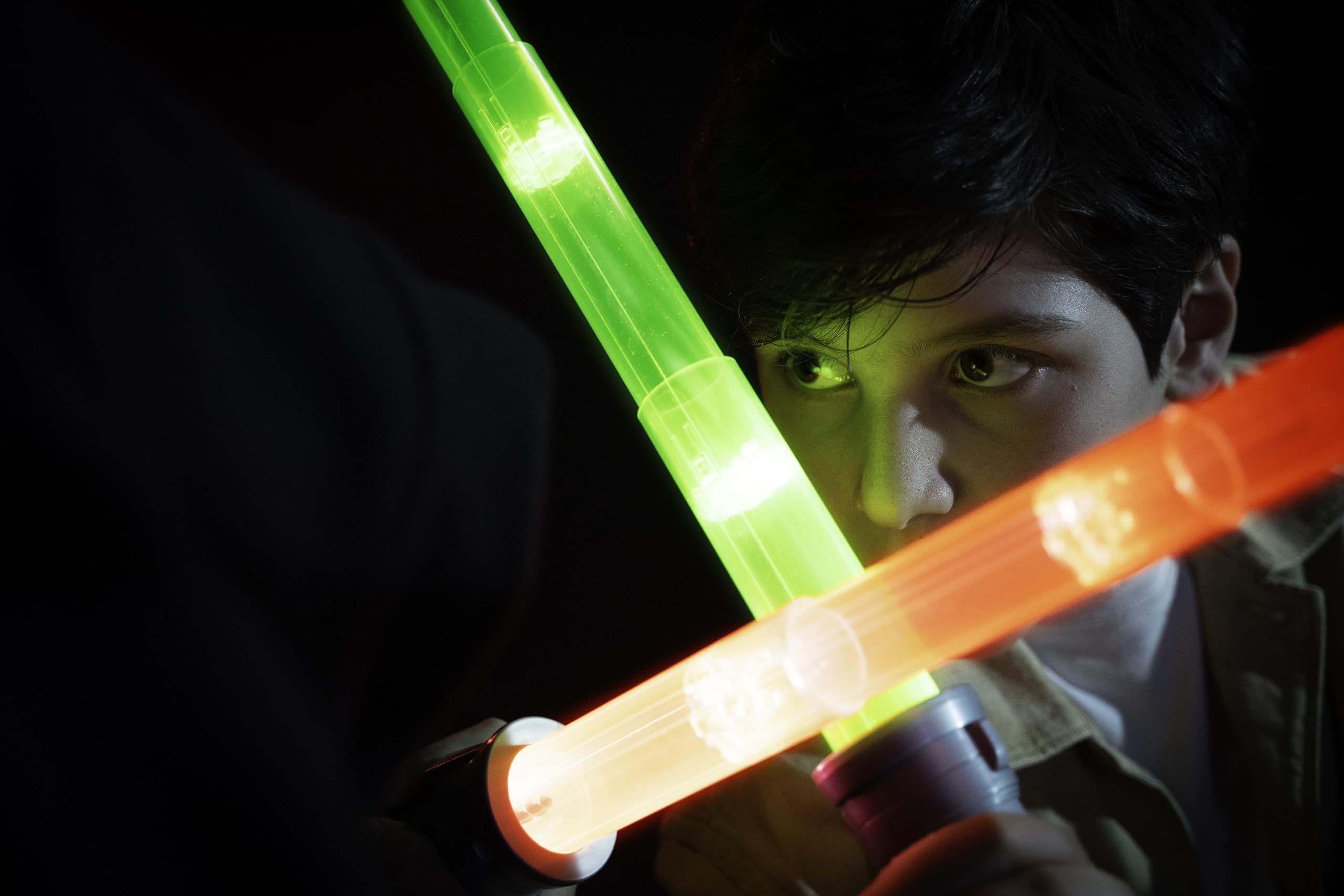 POWER SABER - Czerwony - Miecz laserowy dla dzieci od 6 lat - Automatycznie rozszerzalny i chowany - Realistyczna i bezpieczna świecąca zabawka laserowa - Walka międzygalaktyczna - 30 cm/Rozłożenie 89