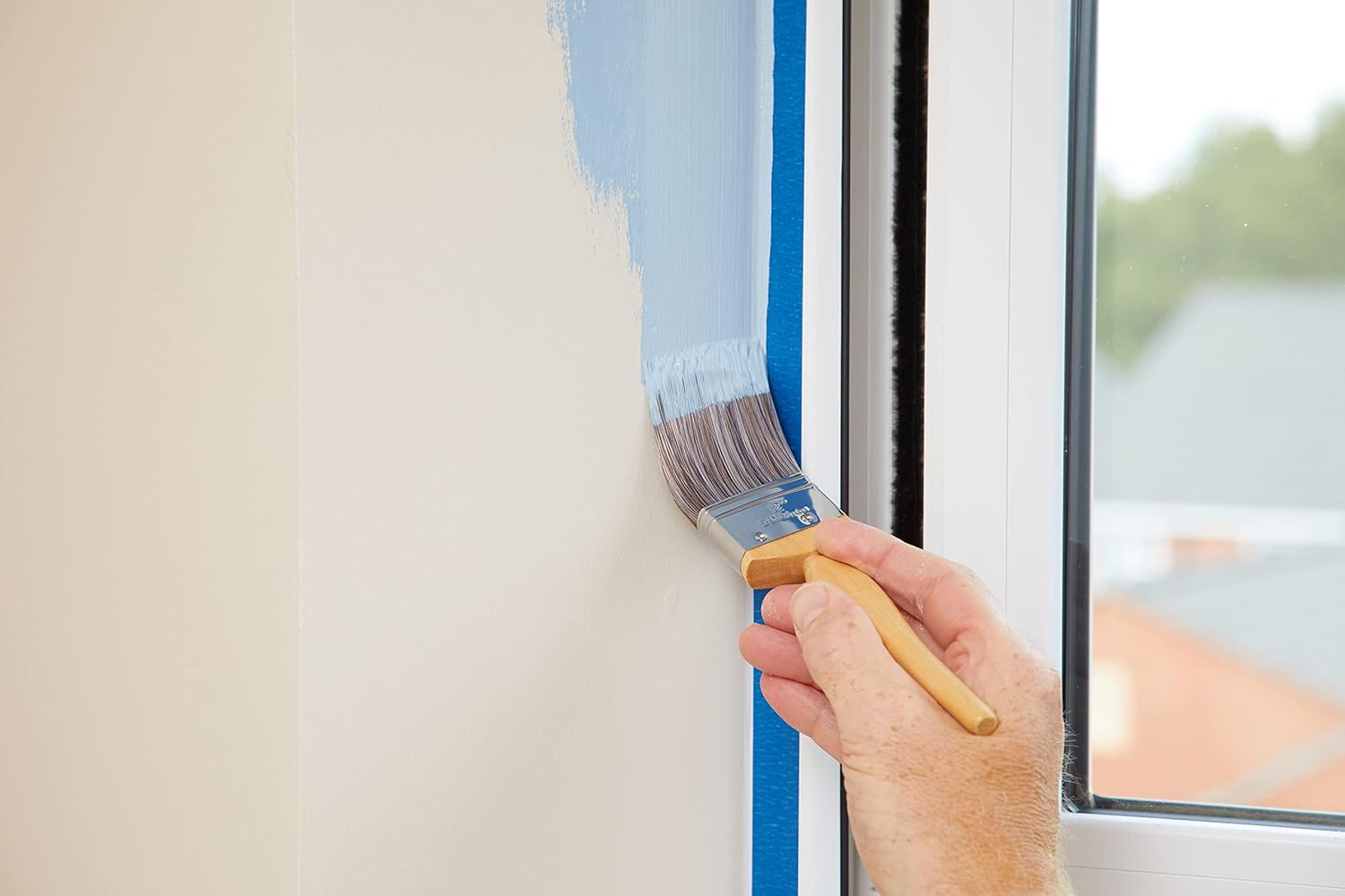 Fit For The Job 3 piece Diamond DIY Paint Brush Set for A Smooth Finish with Emulsion, Gloss and Satin Paints on Walls, Ceilings, Furniture, Wood & Metal - Contains 1", 1.5", 2" Brushes