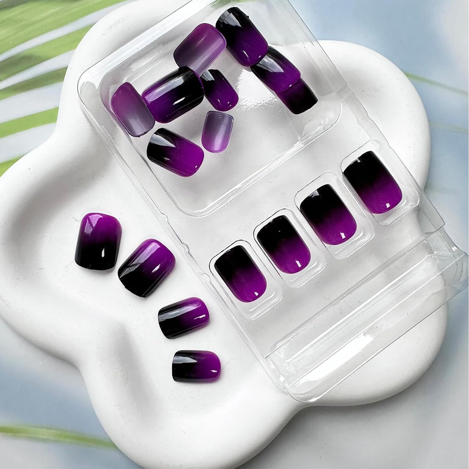 24 pezzi viola Press on Nail Breve Quadrato French False Unghie Finte Design Lucido Viola Nero Stick sulle unghie per donne e ragazze