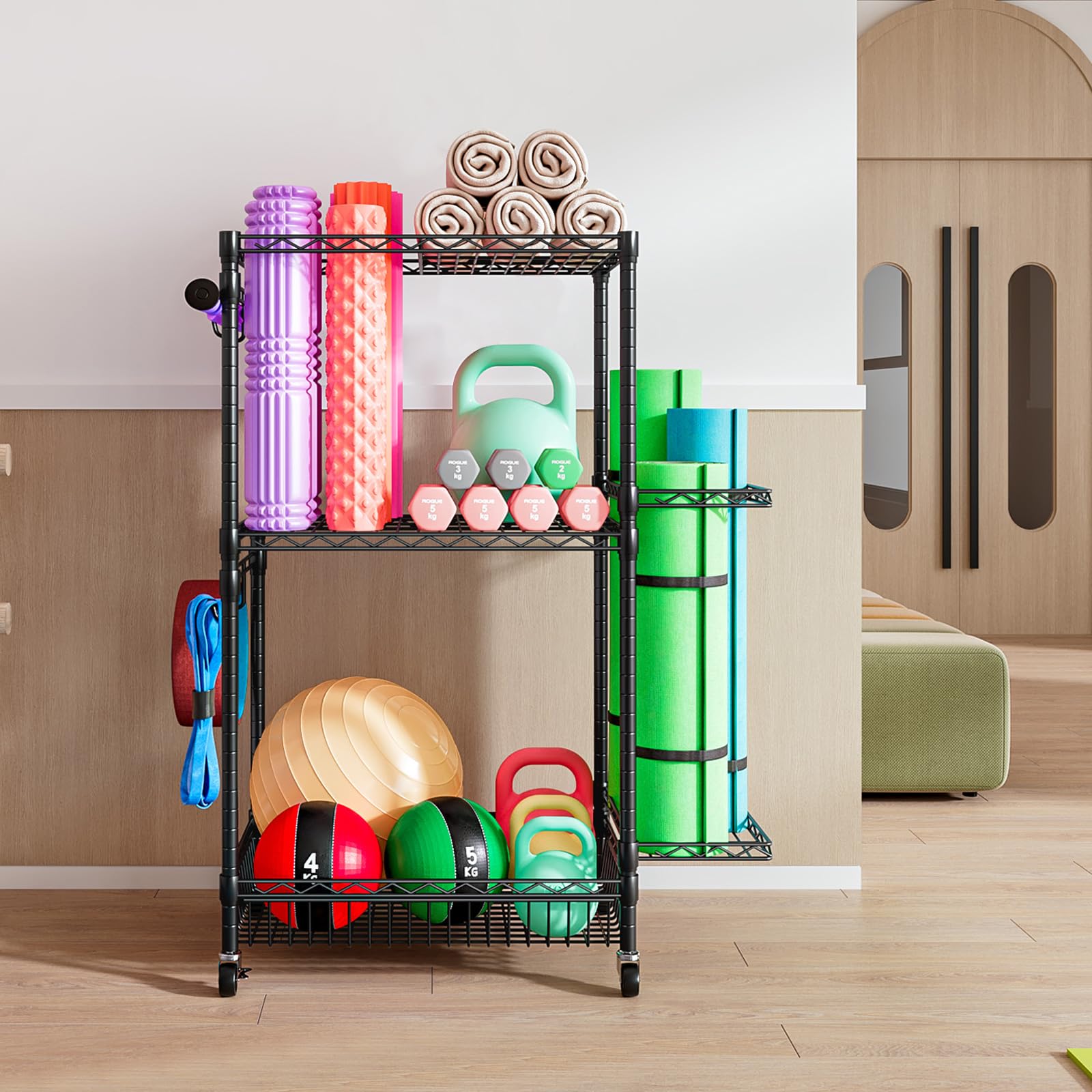 Scaffale portaoggetti per attrezzature sportive a 3 livelli con 4 ruote con freno e ganci, supporto in metallo per pesi, corde da saltare e accessori per fitness, ruote, struttura solida