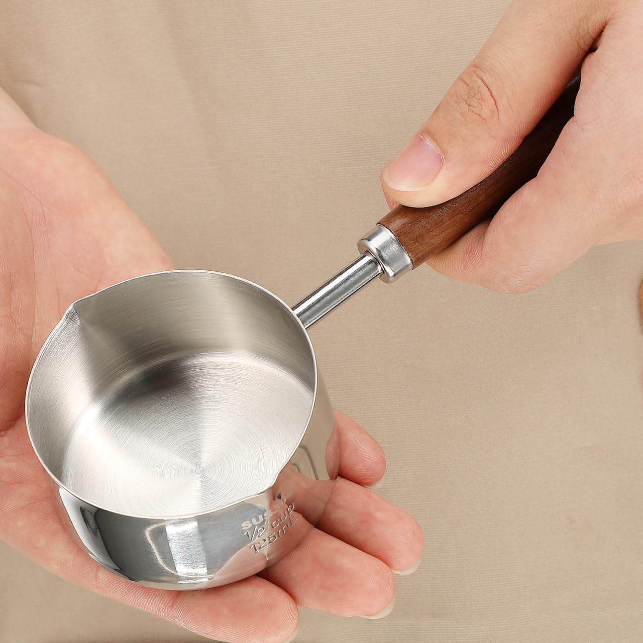 Alipis Stainless Steel Sauce Pan with Long Handle, 125ml Small Saucepan for Home Use, Ideal for Cooking Sauces and Heating Oil, Easy to Clean, Multi-Color