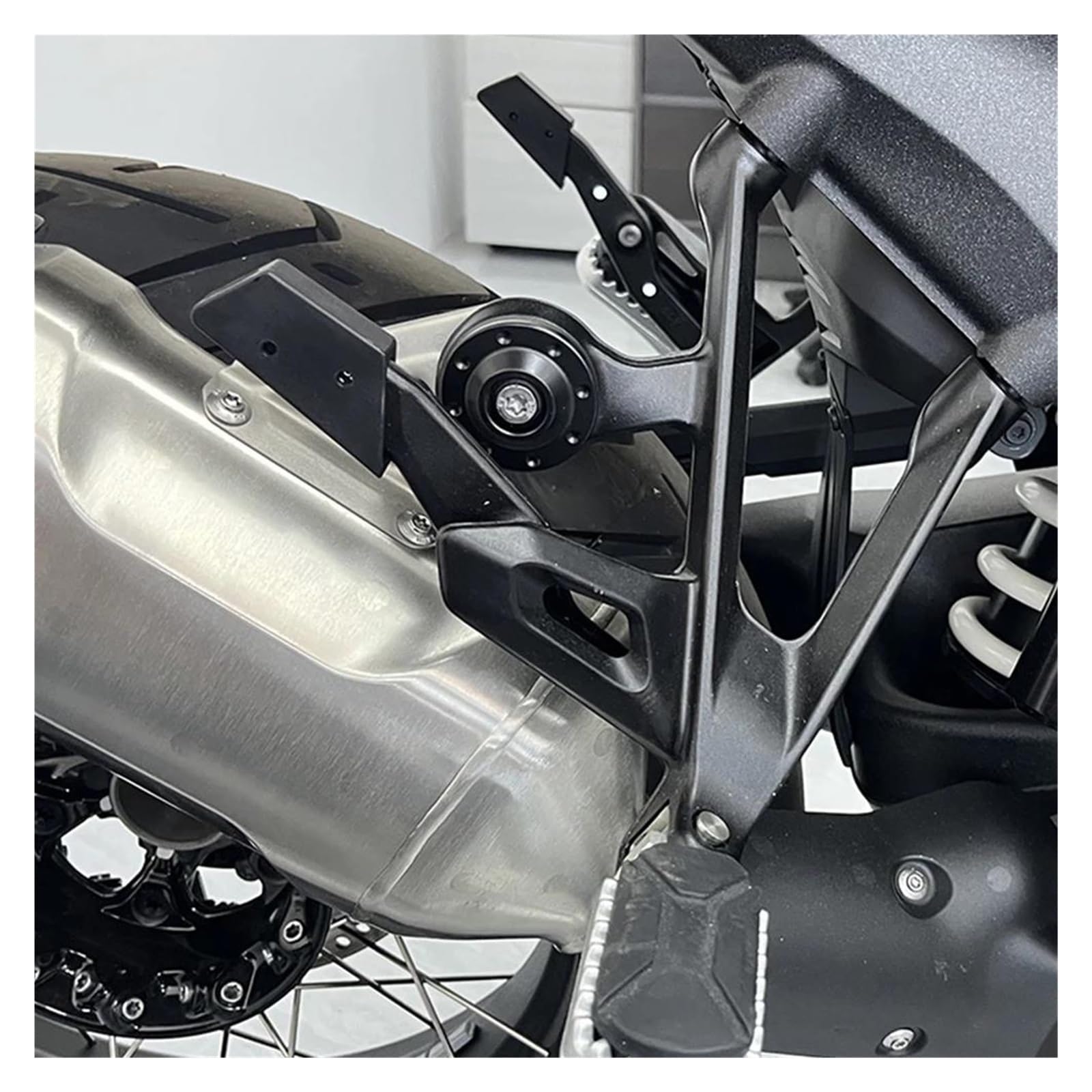 Per R1300GS R1250GS R1200GS ADV R1250 RT R RS F750 850 F900 GS Accessori Per Moto: Piastra Di Copertura Staffa Scarico(C)
