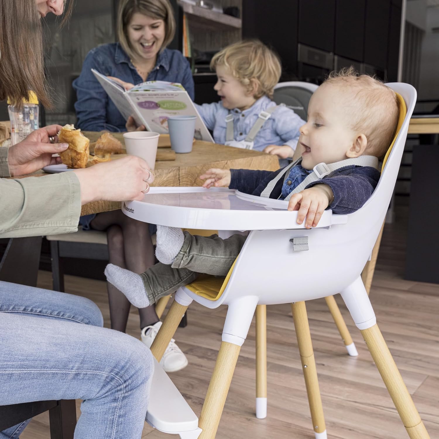 Bebeconfort Avista Babyhochstuhl, mit Polsterung und Tablett, ab 6 Monaten, Tragkraft 30 kg, Mineral Green