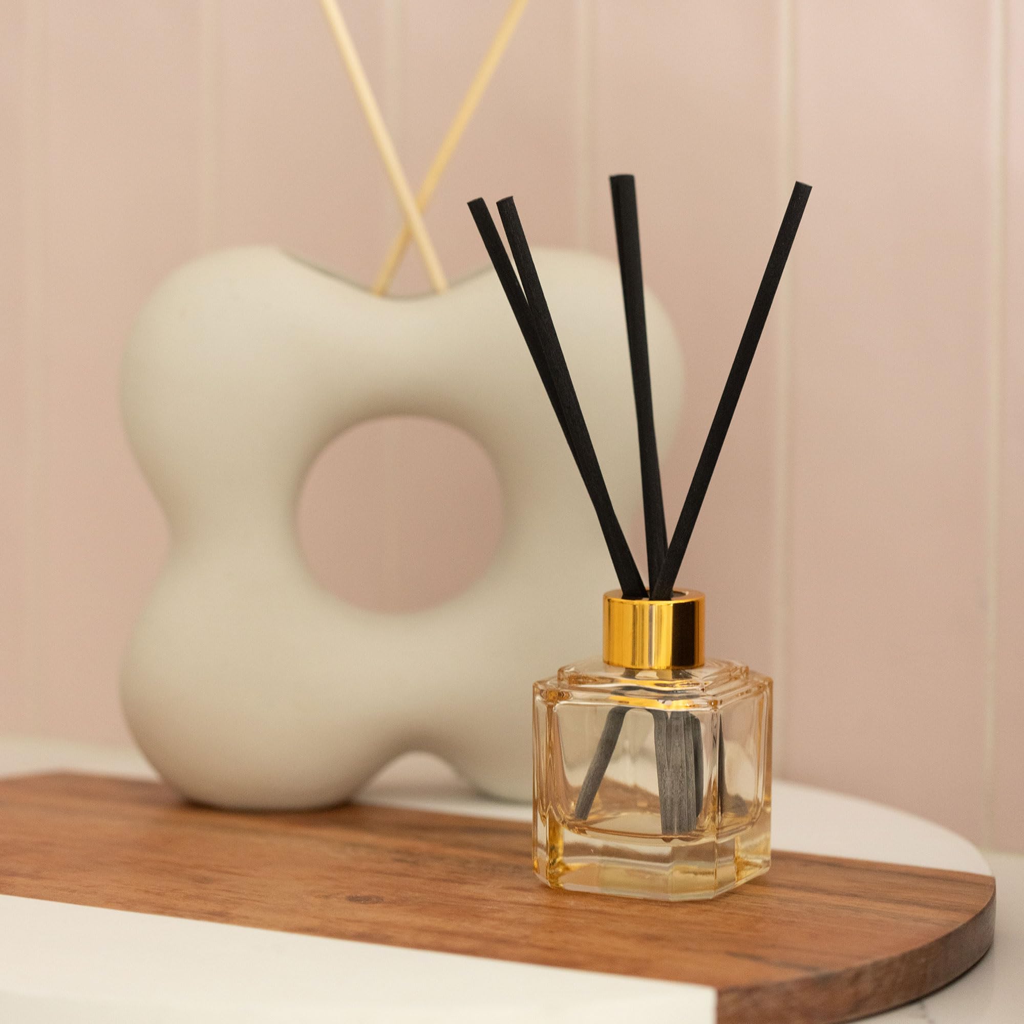 Peaceful by Aromely Essential Diffuser Oil Blend - Signature Diffuser Aroma Scent - Luxurious Fragrance with Notes of Pineapple, Green Leaves, Oranges, Papaya, Lemon, Cardamom, Amber and Musk (50ml)