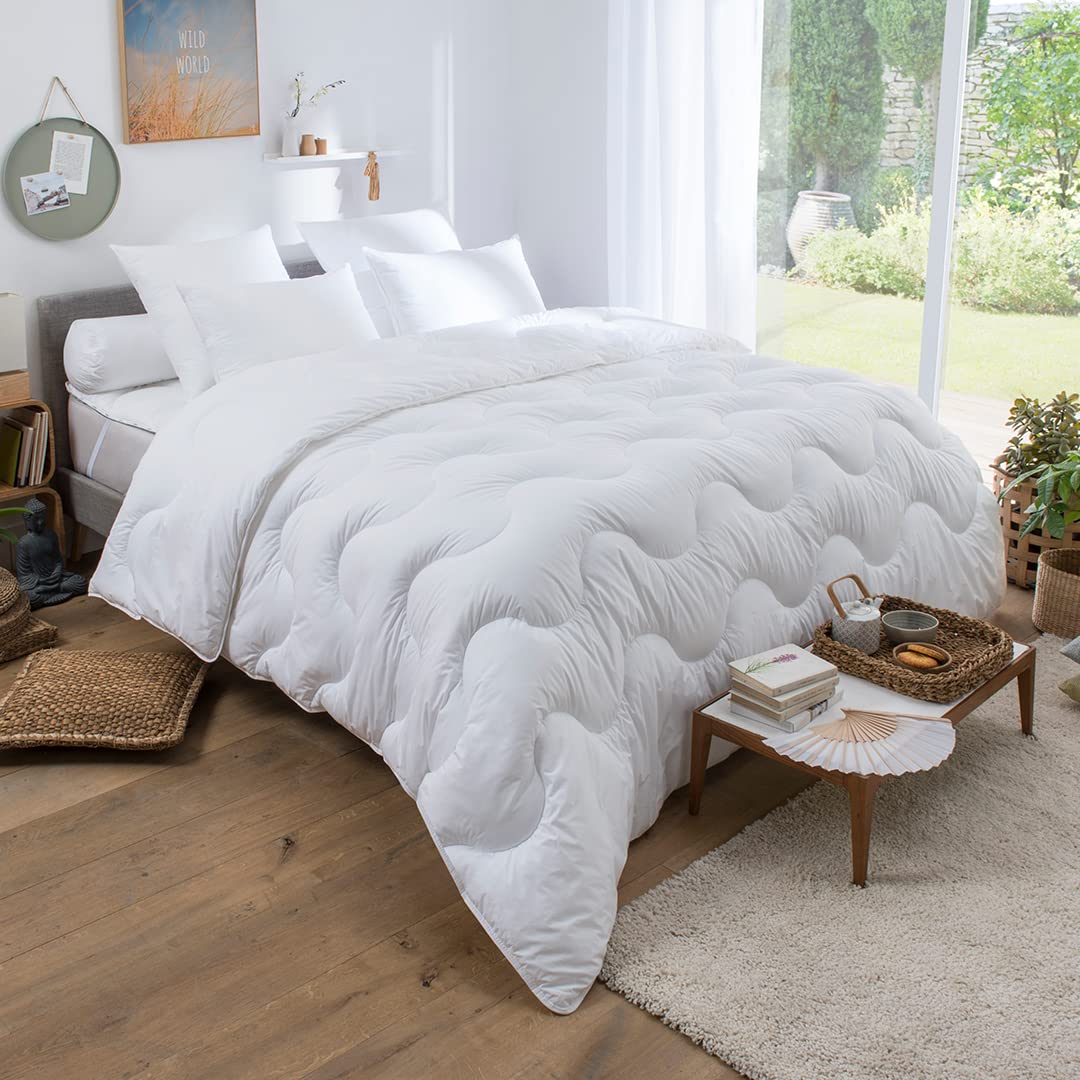 DODO | Couette Chaude Ultra Gonflante 200x200 | Pour lit 2 Personnes | Couette Maxiconfort Thermolite Ultra| Douce et Fibre Recyclée | Fabriqué en FRANCE | Lavable en machine à 40°c DODO | Couette Chaude Ultra Gonflante 200x200 | Pour lit 2 Personnes | Couette Maxiconfort Thermolite Ultra| Douce et Fibre Recyclée | Fabriqué en FRANCE | Lavable en machine à 40°c