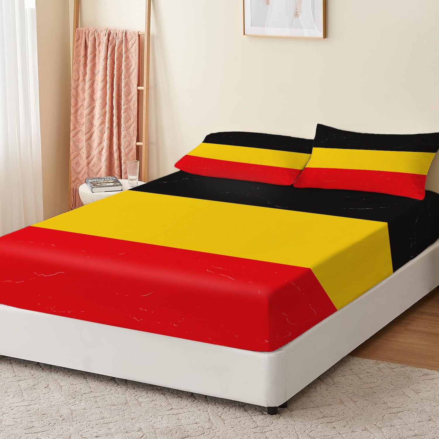 Prześcieradło z gumką 160 x 200 cm, ochraniacz na materac, niemiecka flaga, miękkie prześcieradło z mikrofibry, wielokolorowe, nadaje się do materacy do 30 cm, dostarczane z dwoma poszewkami na