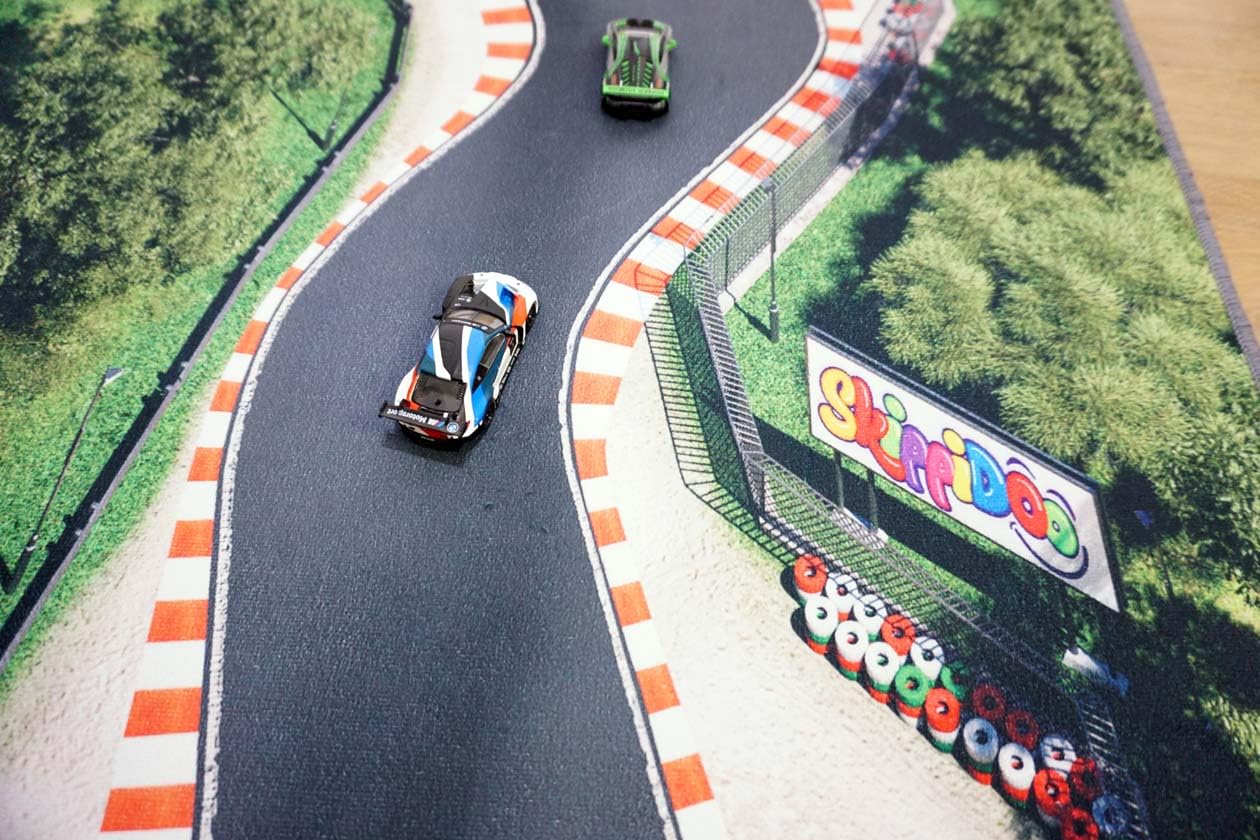 tappeto stradale per bambini, ideale per giocare con auto. Tappeto antiscivolo per cameretta con circuito Race Track in stile Formula 1. 180 × 120 cm