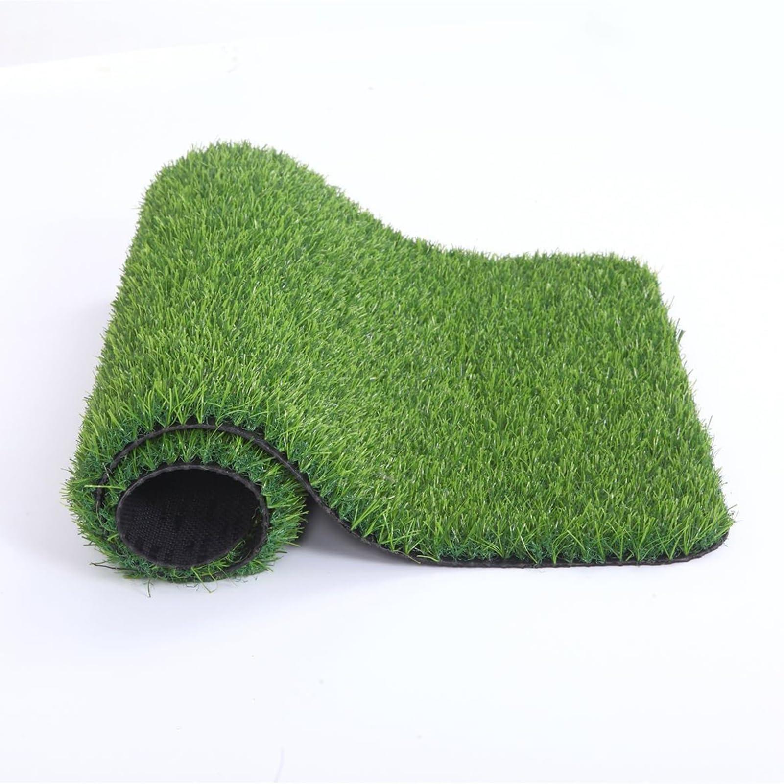 Tapis de gazon artificiel avec drainage optimal pour patio