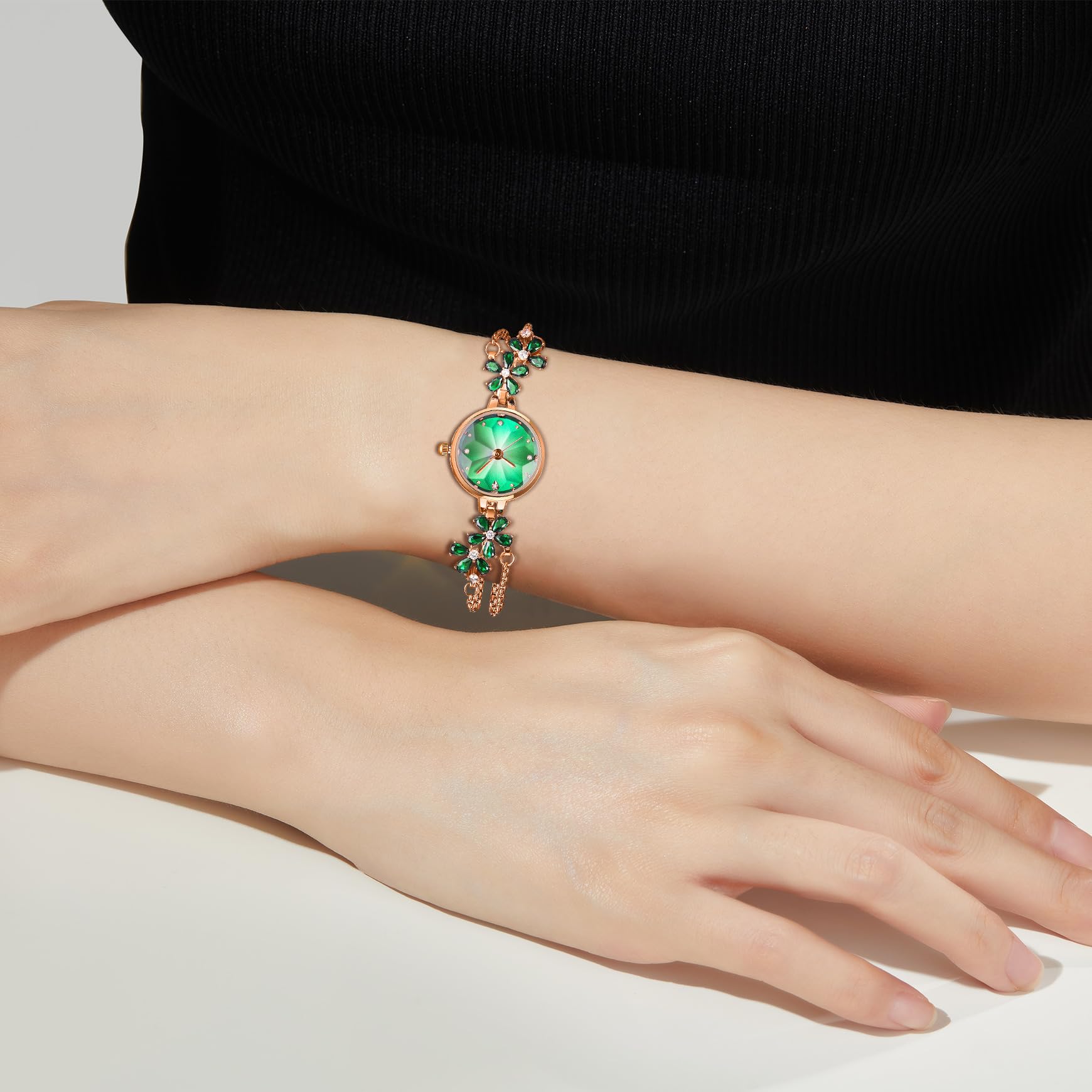 URVAN WatchDesigner Orologio Donna Bracciale al Quarzo Analogico Elegante Moda con Cinturino Gioielli Bracciale in Acciaio Inossidabile Rame con Quadrante Ovale Rotondo Impermeabile