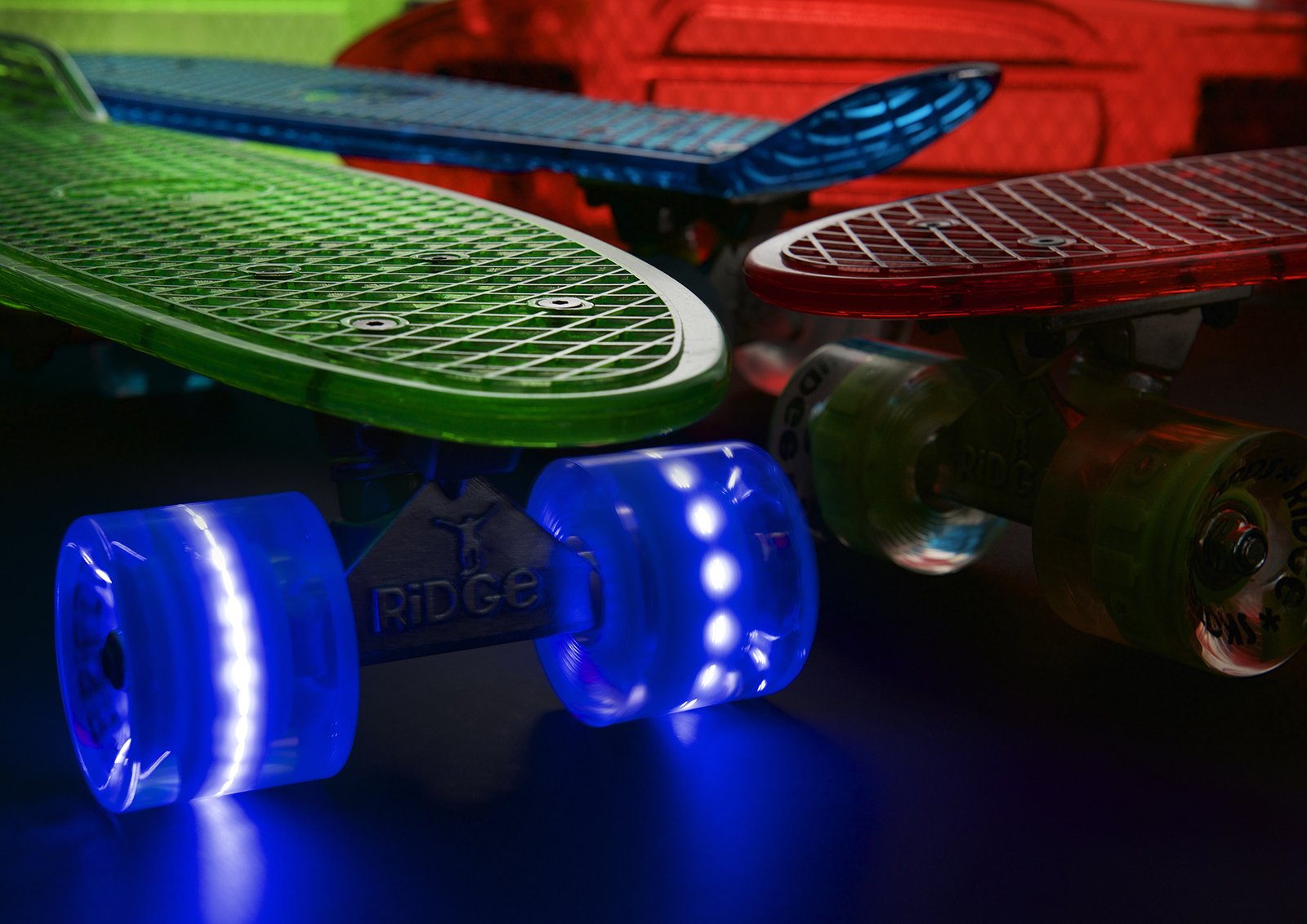 Ridge Skateboards Blaze 22 Zoll Mini Cruiser – Mit LED-Leuchtrollen, Polycarbonat-Deck, ABEC 7 Lagern – Komplett Montiert Ridge Skateboards Blaze 22 Zoll Mini Cruiser – Mit LED-Leuchtrollen, Polycarbonat-Deck, ABEC 7 Lagern – Komplett Montiert