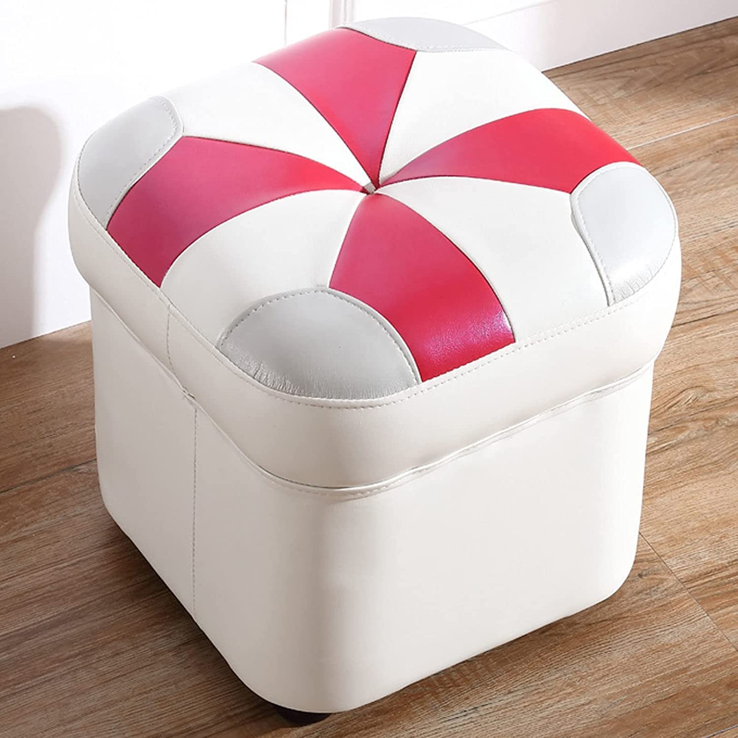 Pouf de salon carré pétaloïde pour créer un coin lecture cosy dans la chambre