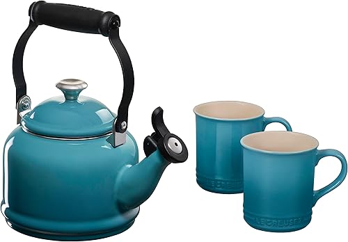 Le Creuset Juego de 2 tazas de esmalte en acero con acabados metálicos y cerámica, 1.25 cuartos de galón de agua y (2) tazas de 14 onzas, caribeño