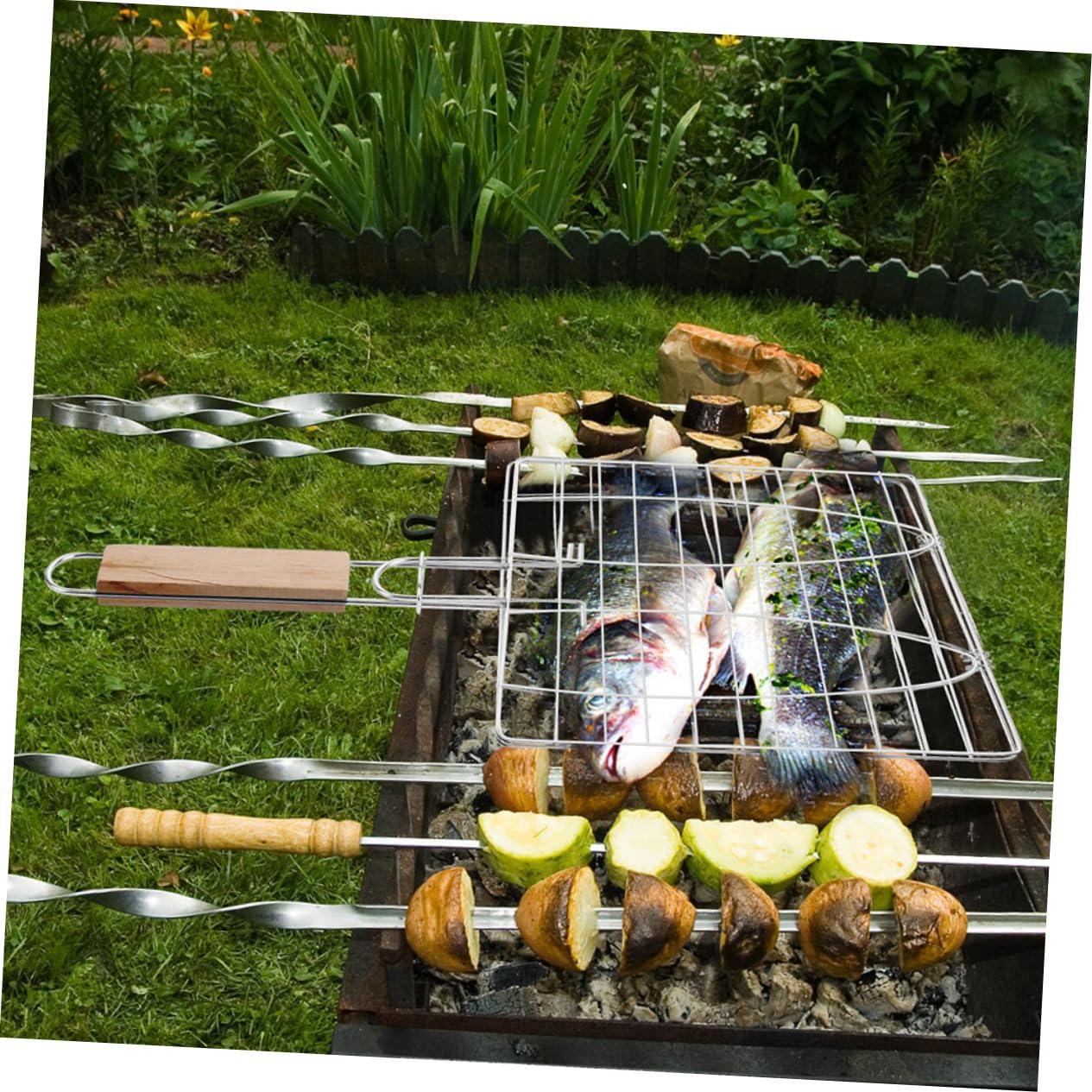 BESTonZON Fischgrillkorb zum Einfachen Wenden von Fisch und Gemüse 2 Stück aus Edelstahl mit Holzgriff Leicht und Praktisch für Outdoor Camping und Picknick