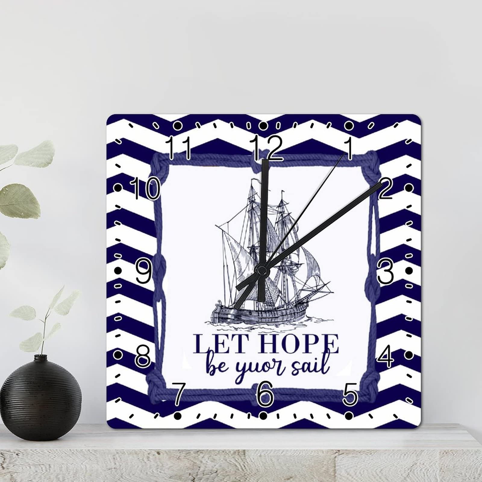 Horloge murale carrée sans bruit pour salon et chambre avec motif de phare rétro