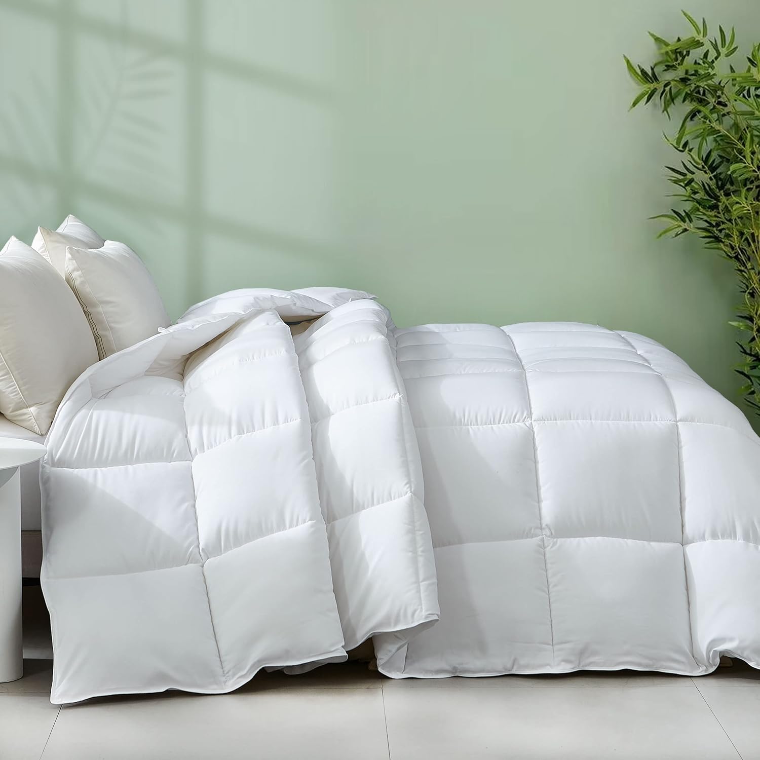 DREAMHOUR Cooling Down Alternative Comforter, 50 Viscose Derived from Bamboo, Queen