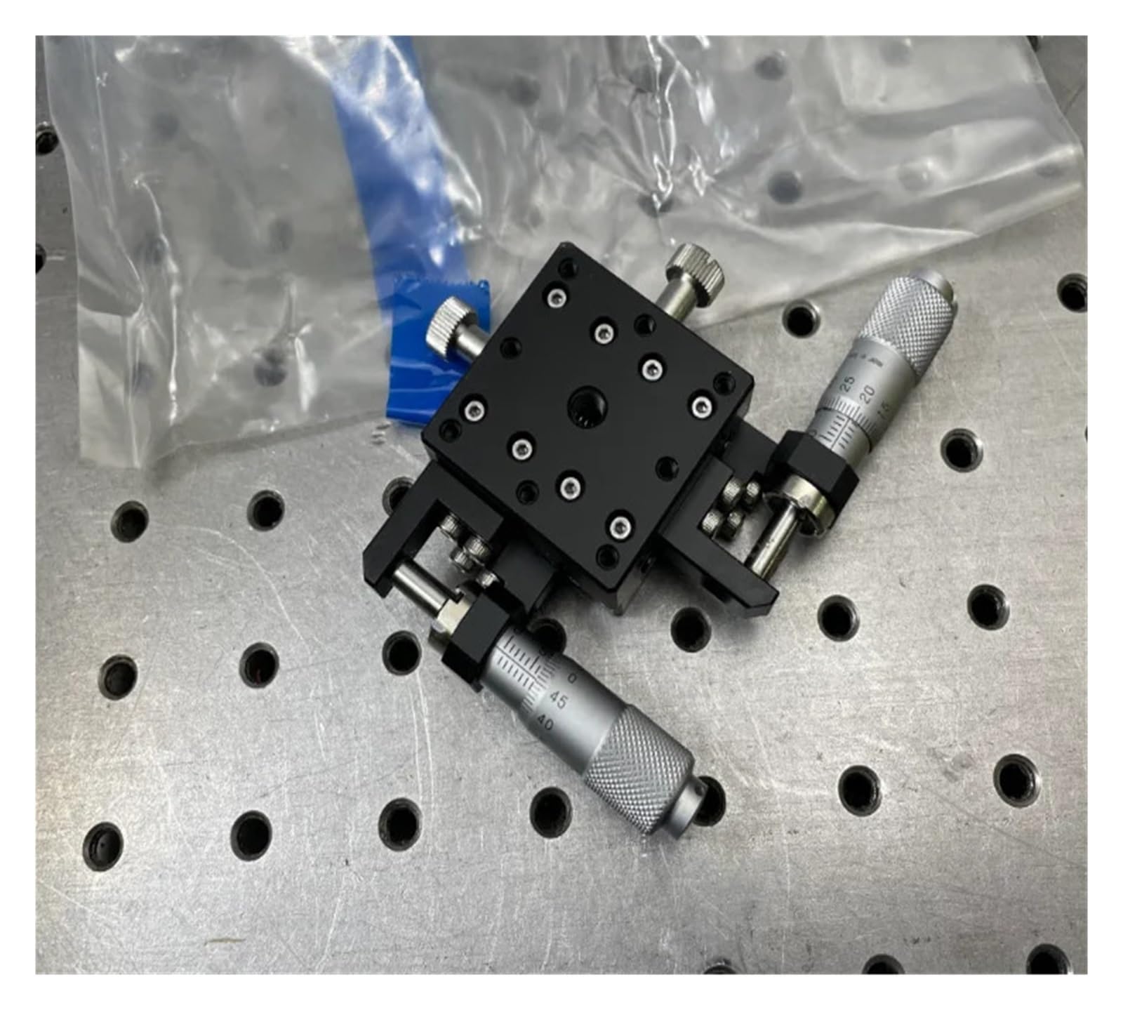 Piattaforma di posizionamento rotante motorizzata, piattaforma di regolazione manuale, cremagliera lineare con scanalatura a coda di rondine, piattaforma di regolazione fine, corsa 40 mm, corsa cabl