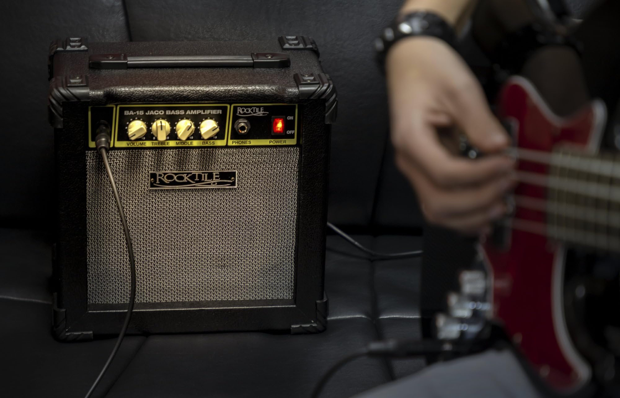 Rocktile BA-15 Jaco Basscombo (Amplificador Combo para bajo con 15 vatios, para Bajos Activos y pasivos, Altavoz de 6,5") Negro