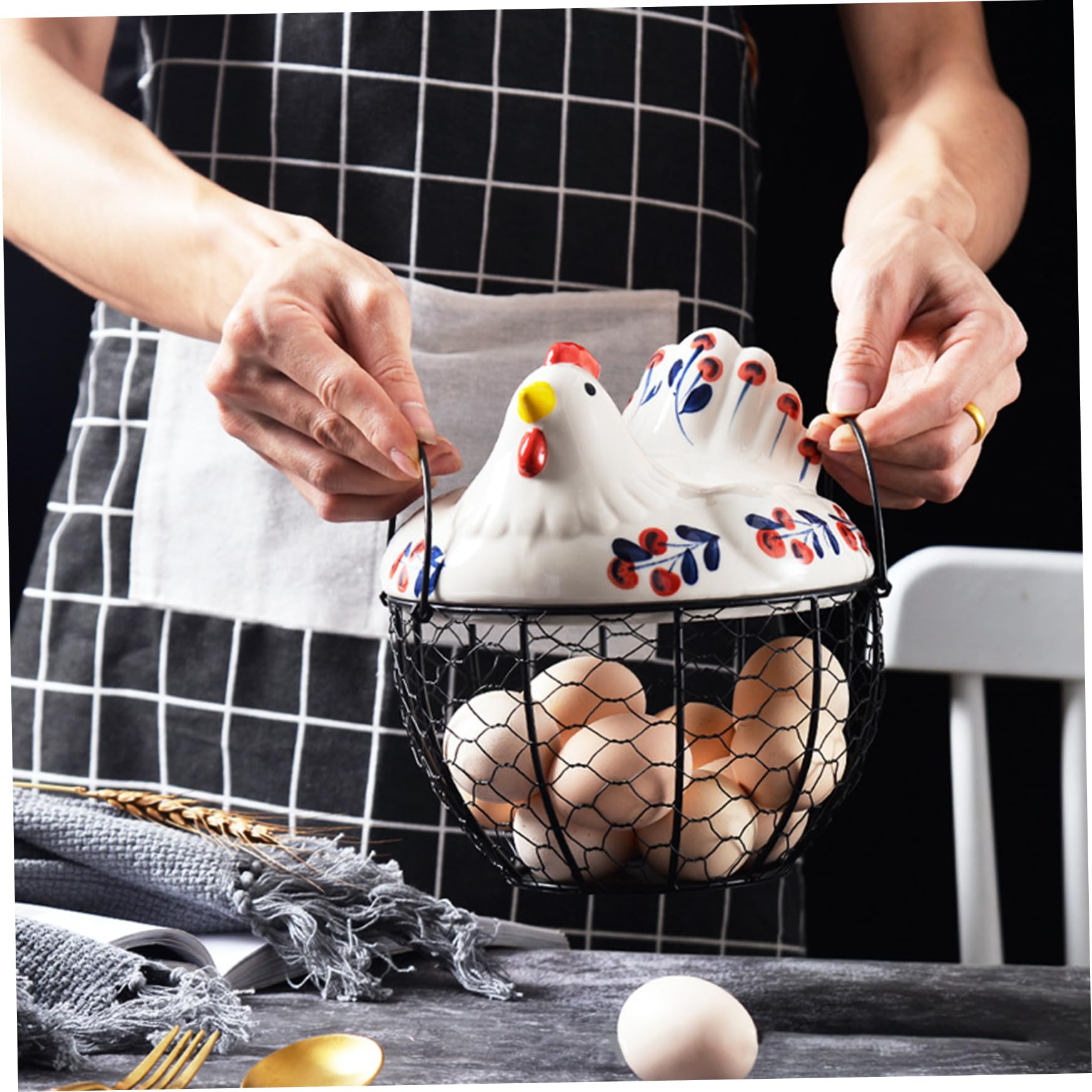 Soporte de huevo de gallina de cerámica, cesta de alambre hueco con base no deslizante y tapa, organizador de encimera para recoger huevos frescos