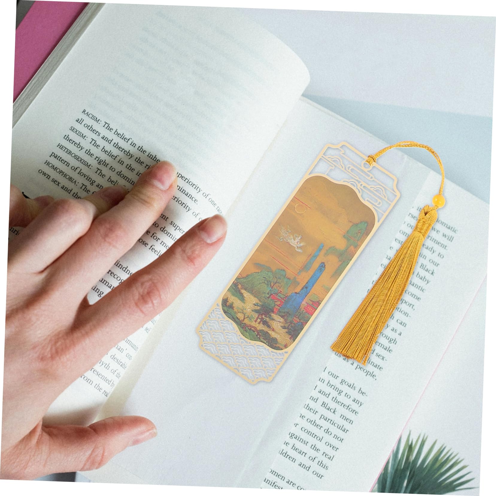 HOMSFOU Lesezeichen Antikes Seitenmarkierungszeichen im Chinesischen Stil mit Anhänger Metall Kreatives Design aus Eisen für Bücher und Geschenkideen