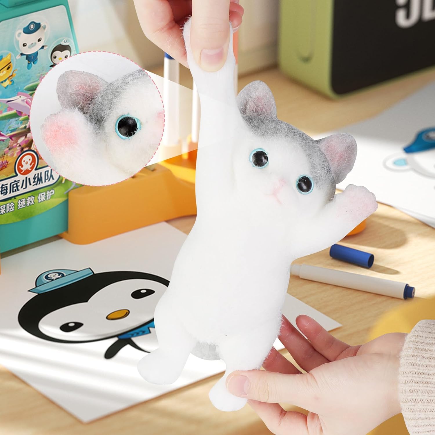 Squishy Cat Toy, 2 Pcs Kawaii Cat Paw Squeeze Toy, Giocattoli da Spremere Zampe di Gatto, Zampa di Gatto Squishies, Giocattolo Squeeze per Bambini e Adulti(Nero & Bianco
