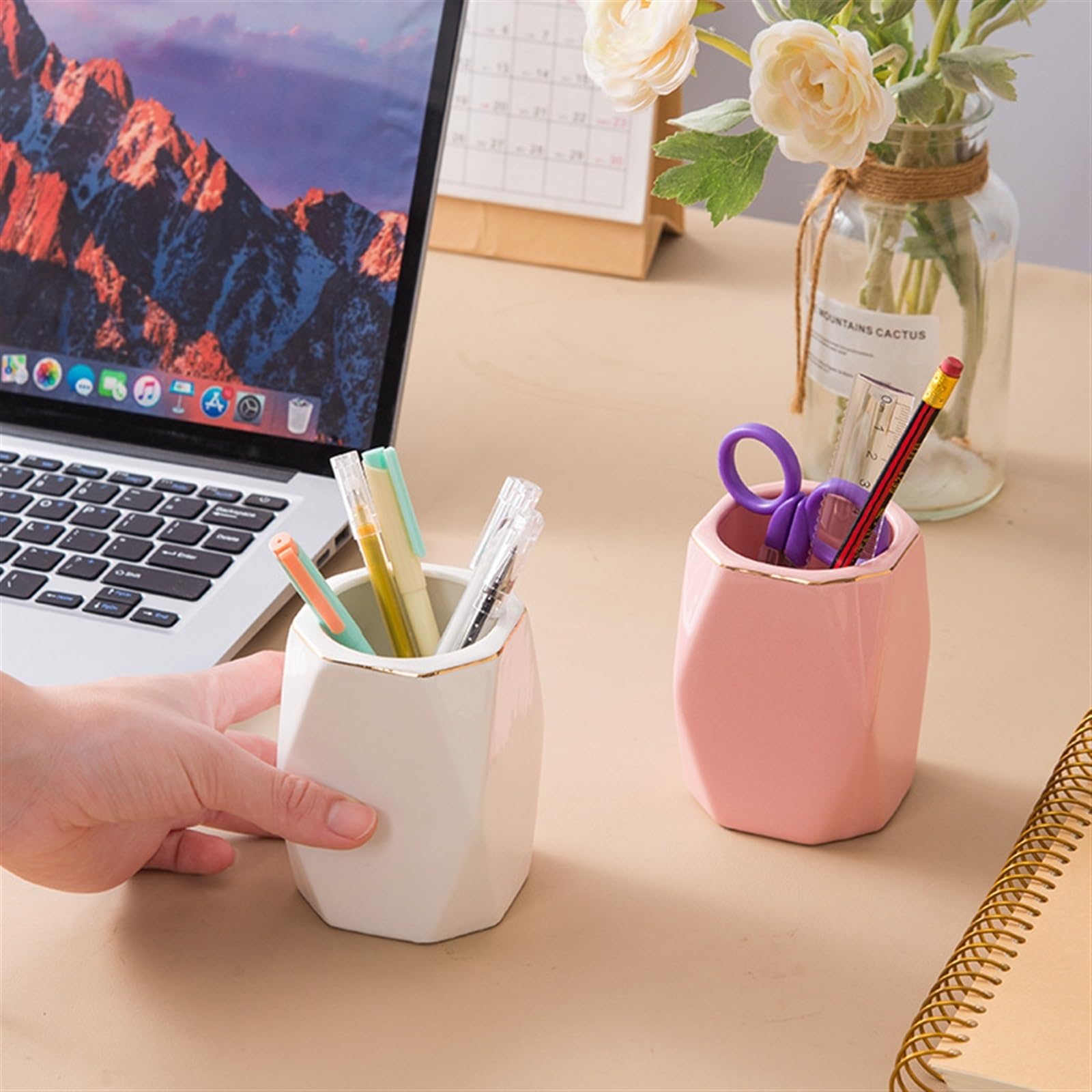Moderner Schreibtisch-Organizer aus Keramik, kreativer Büro-Stifthalter, einfacher Stil, Make-up-Pinsel-Organizer, Beauty-Werkzeug, Aufbewahrungseimer, Augenbrauen-Stiftehalter (schwarz)