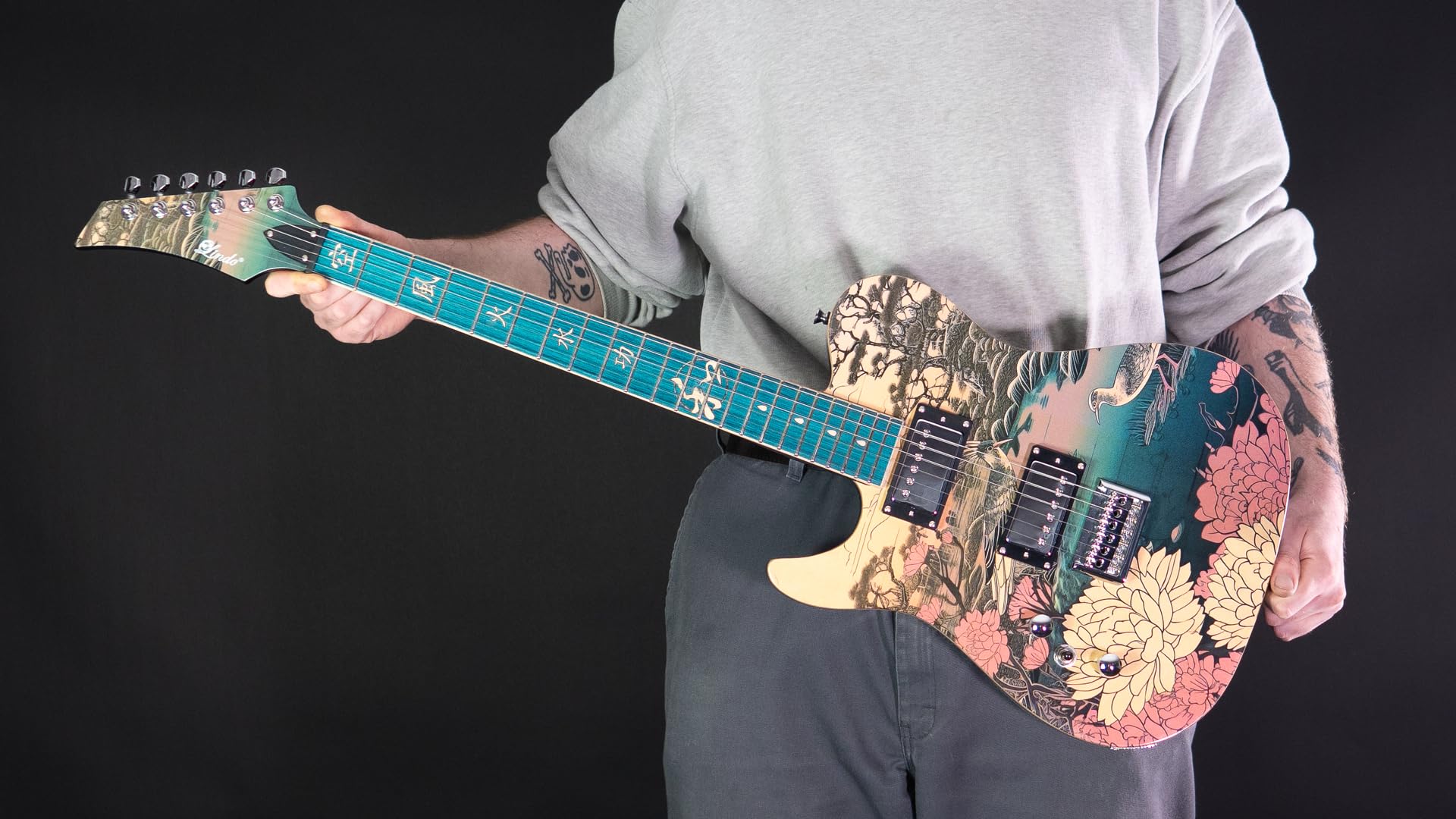 Lindo Chitarra elettrica Koya per mancini, manico composito, intarsi luminosi, finitura artistica grafica giapponese Wilderness