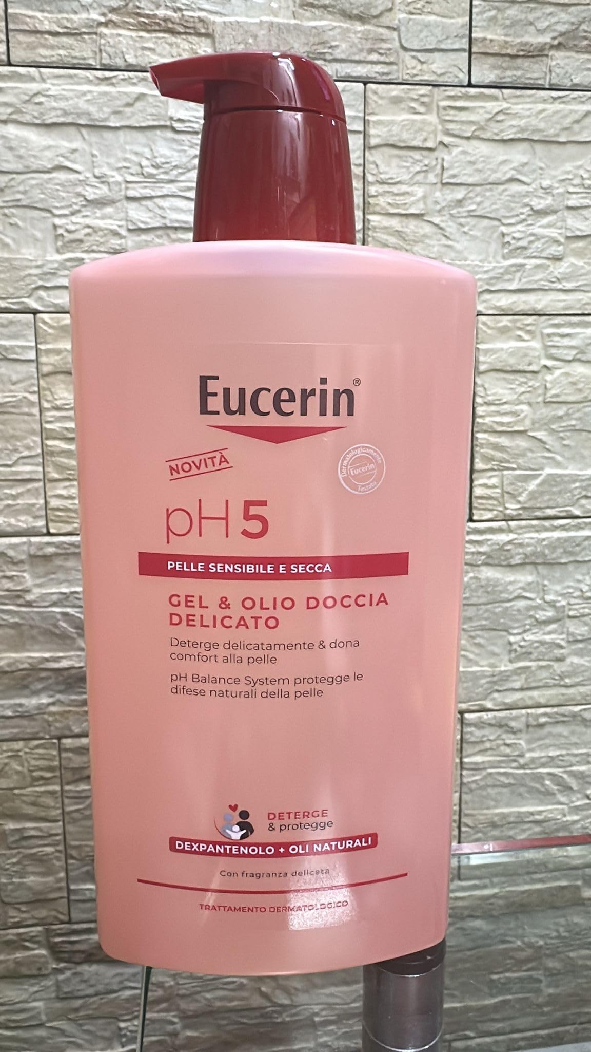 Eucerin pH5 Gel & Sanftes Duschöl 1L, Körperreinigungsöl mit natürlichen Ölen für eine sanfte und pflegende tägliche Reinigung, seifenfreies Duschgel für trockene und empfindliche Haut