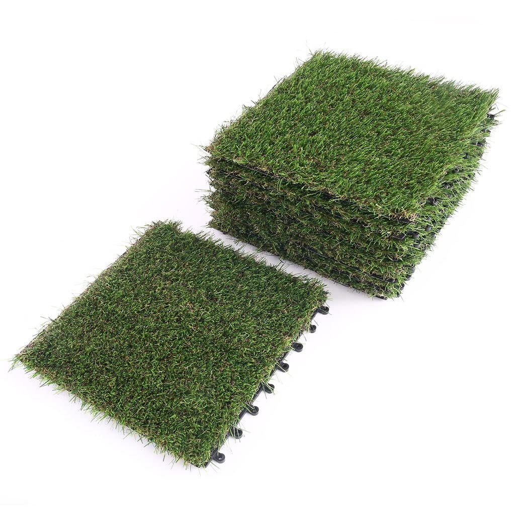 Carrés légers de fausses plantes vertes emboîtables pour rénover un balcon en béton